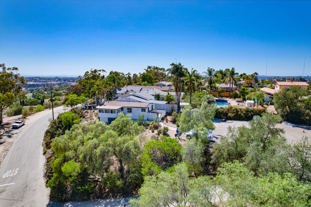 Virtual tour photo 8 of 47 for 1444 Klauber Ave