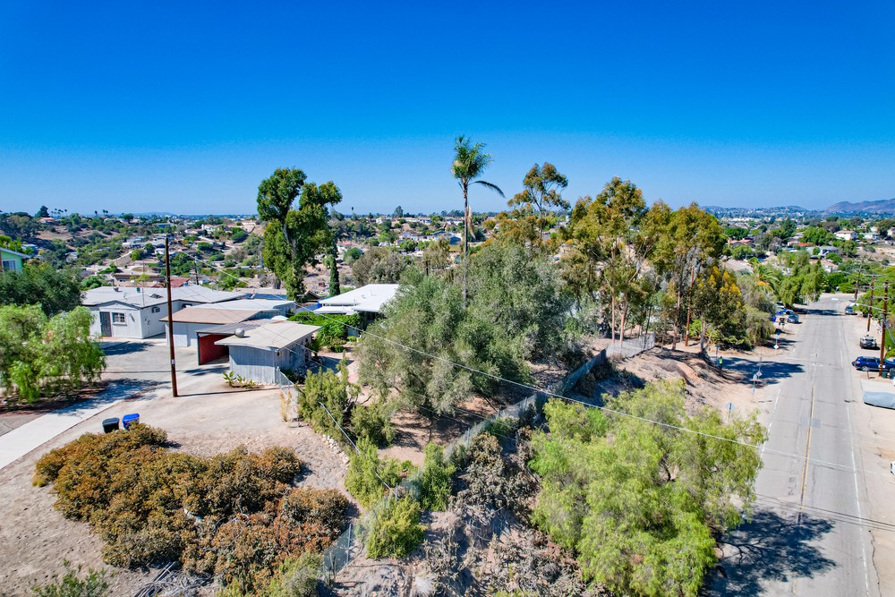 Virtual tour photo 10 of 47 for 1444 Klauber Ave