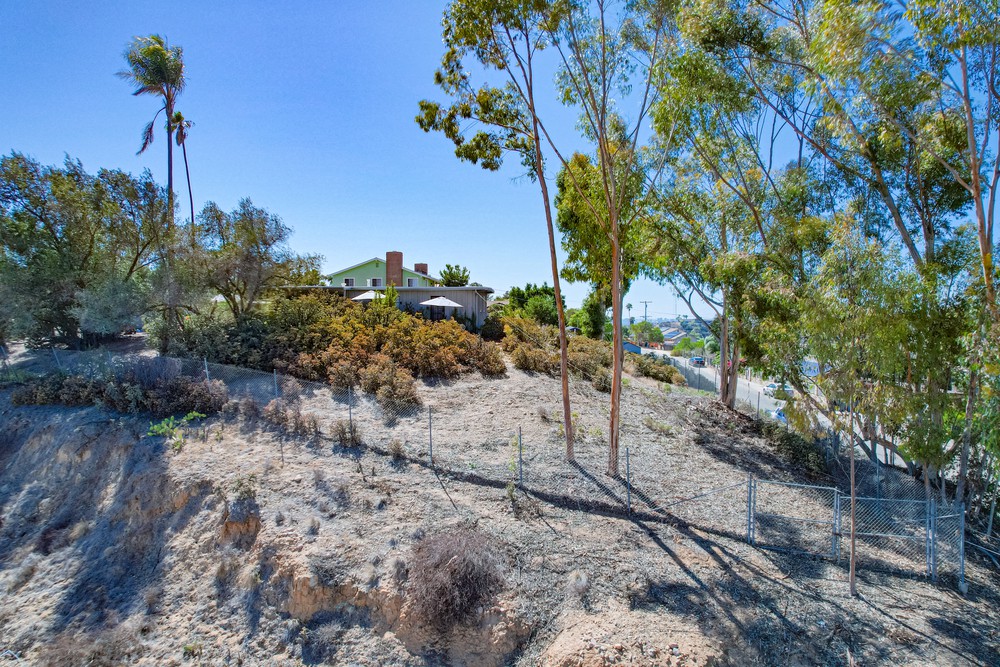 Virtual tour photo 26 of 47 for 1444 Klauber Ave