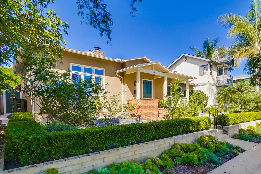 Virtual tour photo 3 of 52 for 1444 Law St