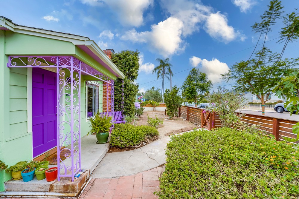 Virtual tour photo 8 of 56 for 1447 Felton St