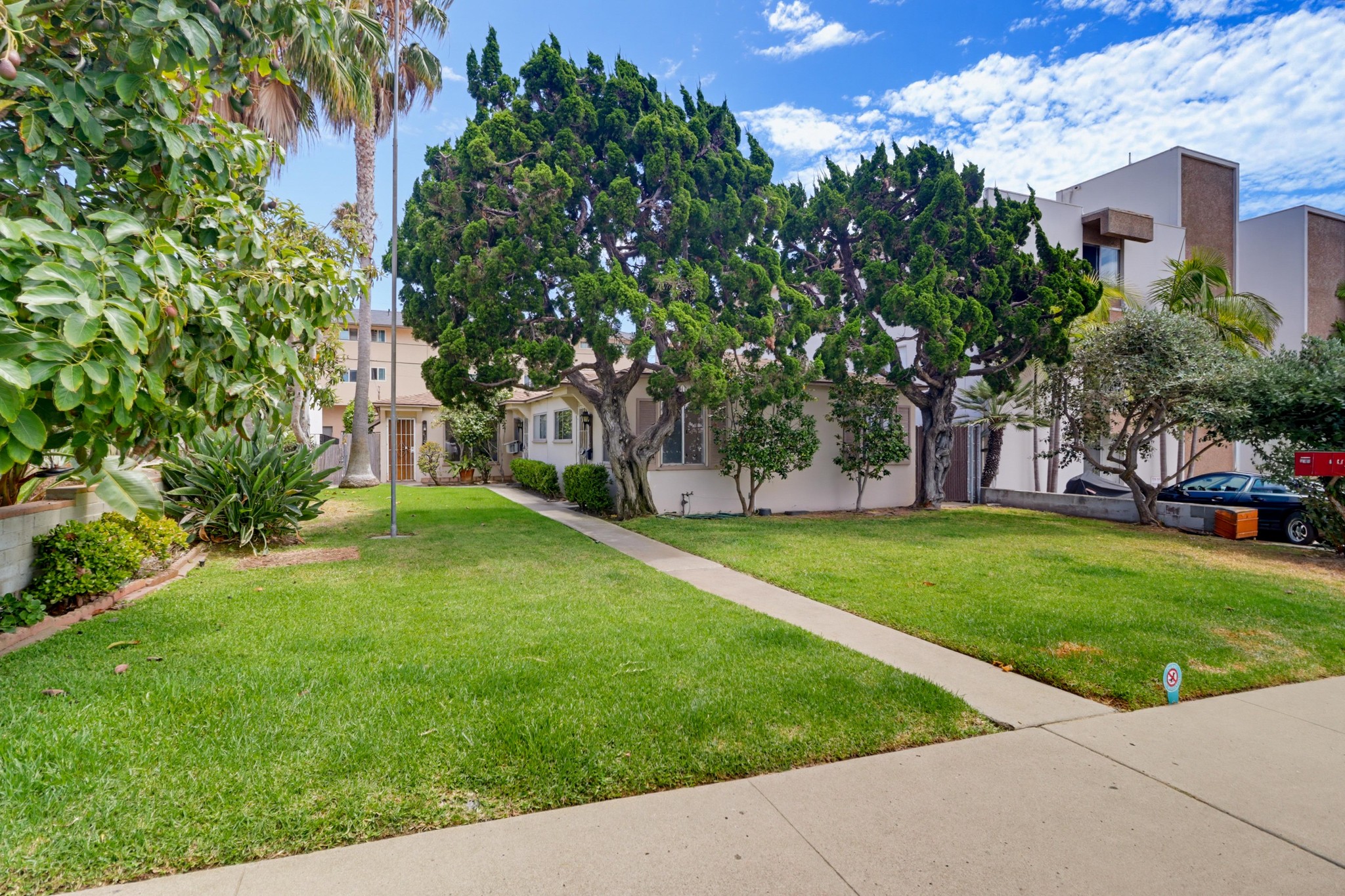 Virtual tour photo 1 of 49 for 1449-53 Oliver Ave