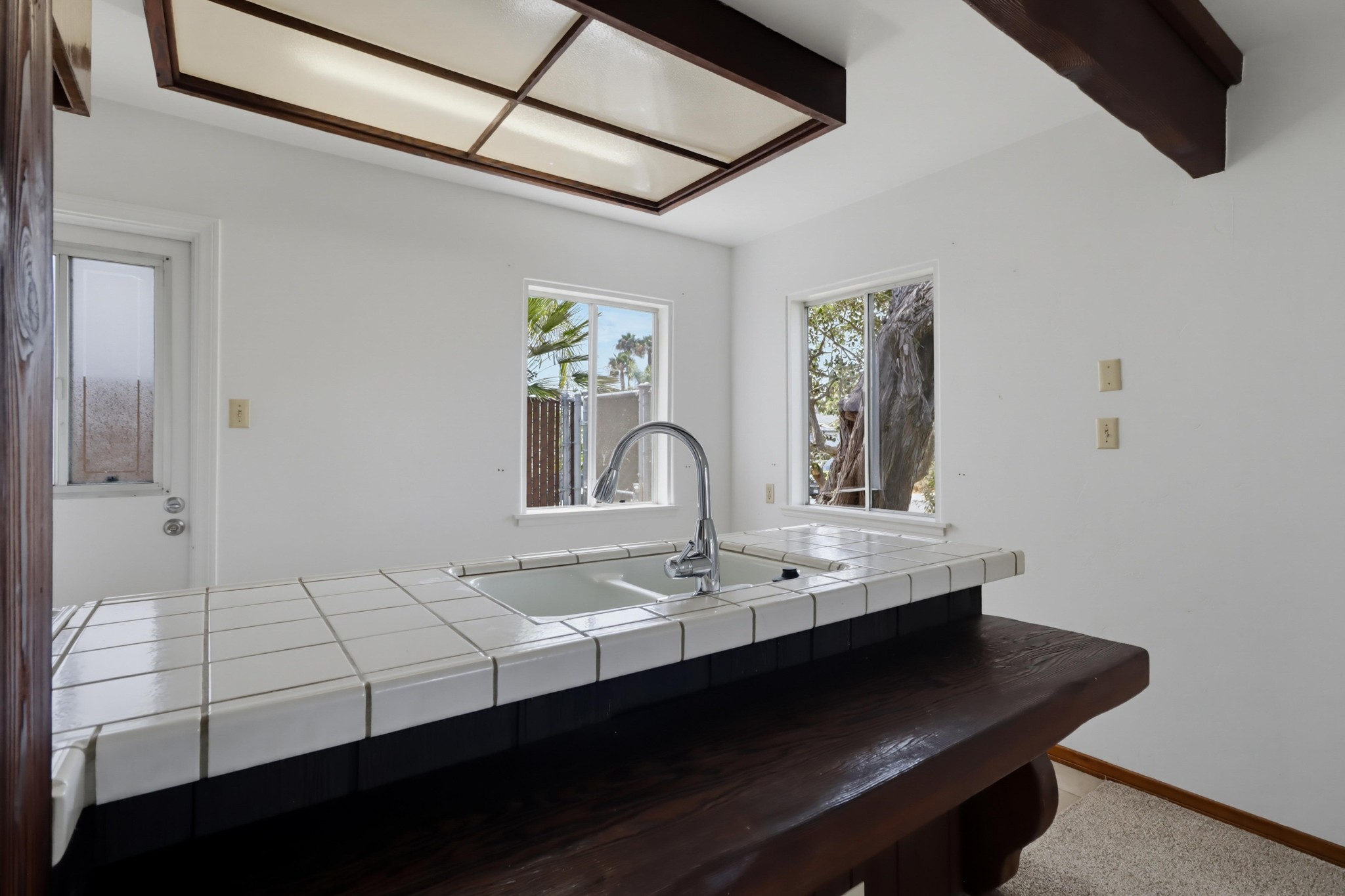 Virtual tour photo 11 of 49 for 1449-53 Oliver Ave