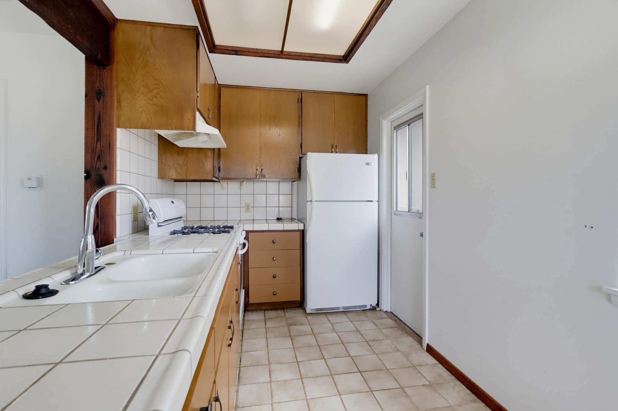 Virtual tour photo 12 of 49 for 1449-53 Oliver Ave