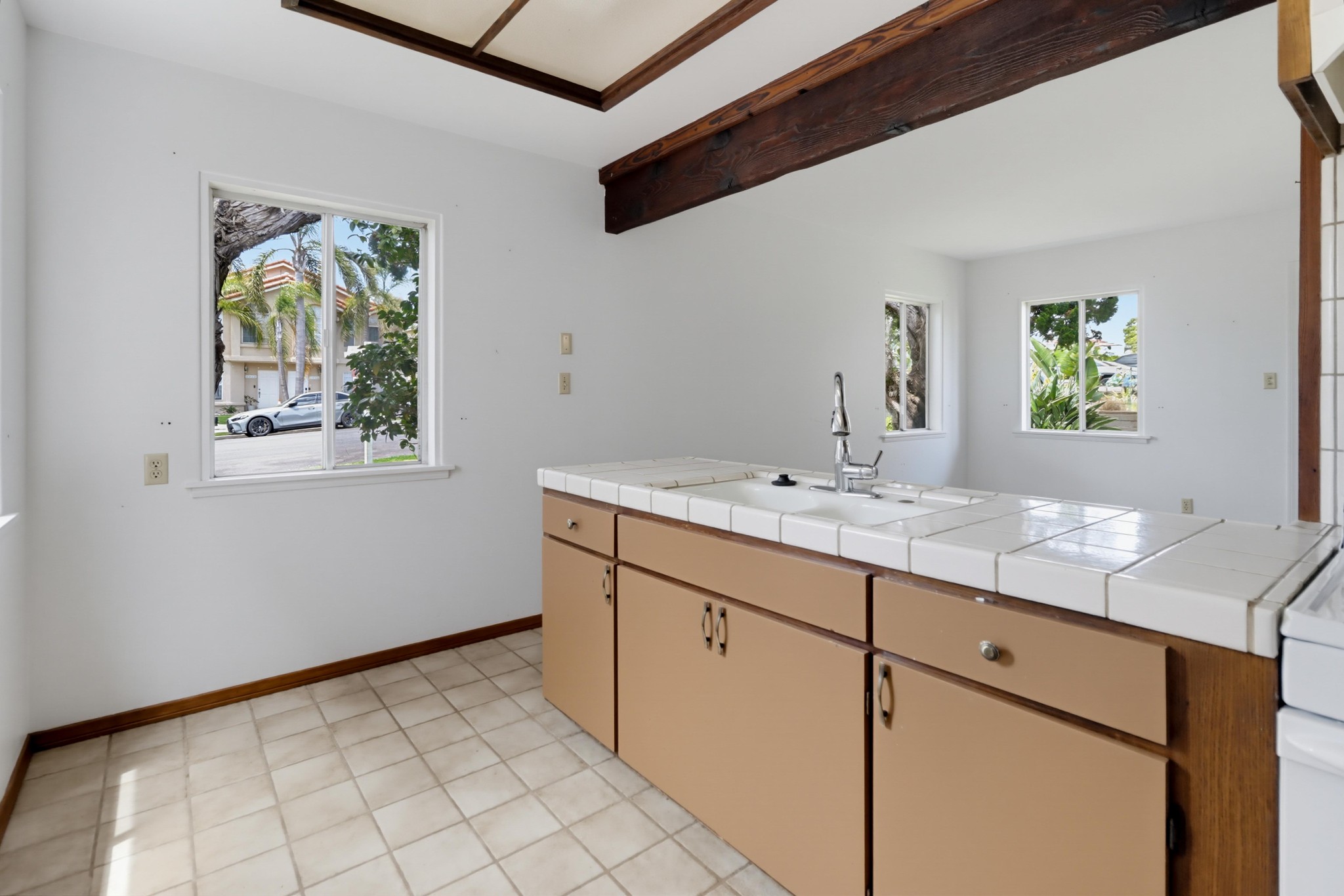 Virtual tour photo 14 of 49 for 1449-53 Oliver Ave