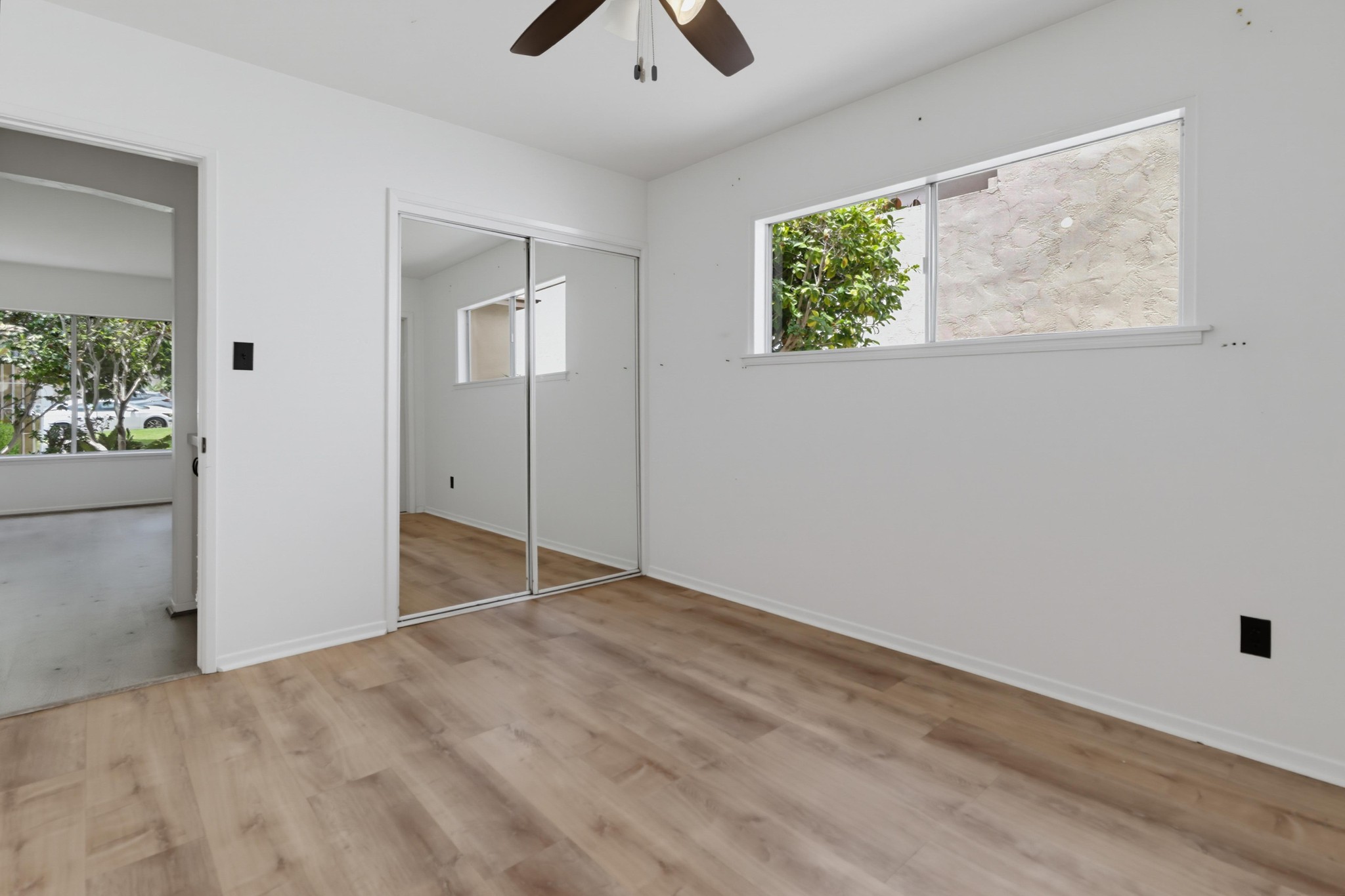 Virtual tour photo 32 of 49 for 1449-53 Oliver Ave