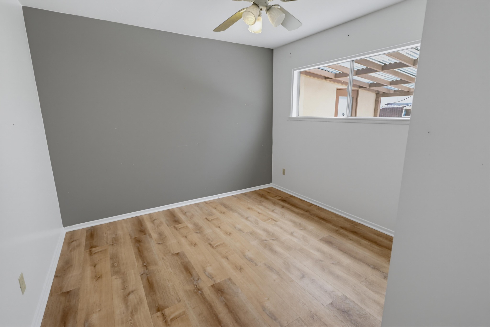 Virtual tour photo 34 of 49 for 1449-53 Oliver Ave