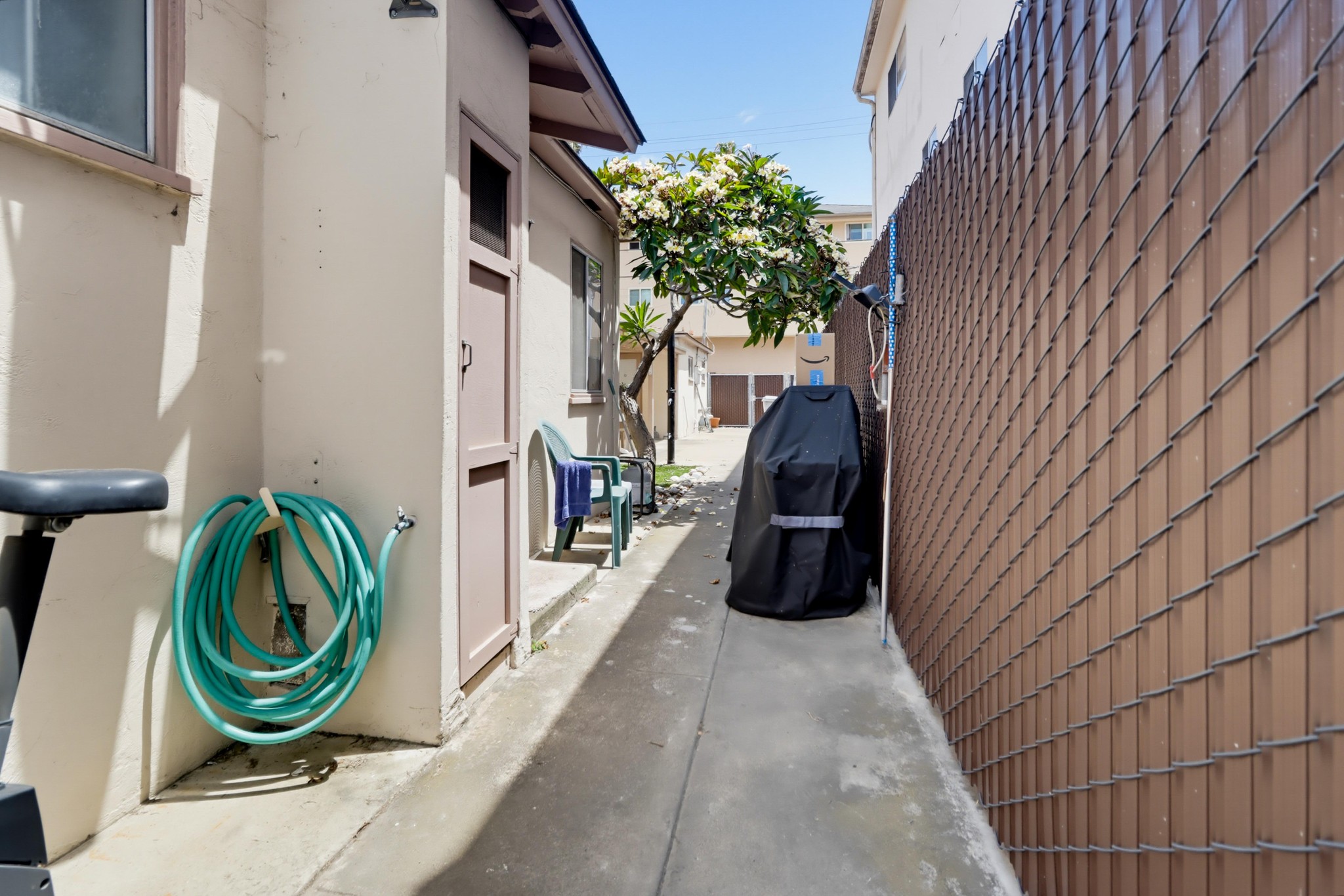 Virtual tour photo 41 of 49 for 1449-53 Oliver Ave
