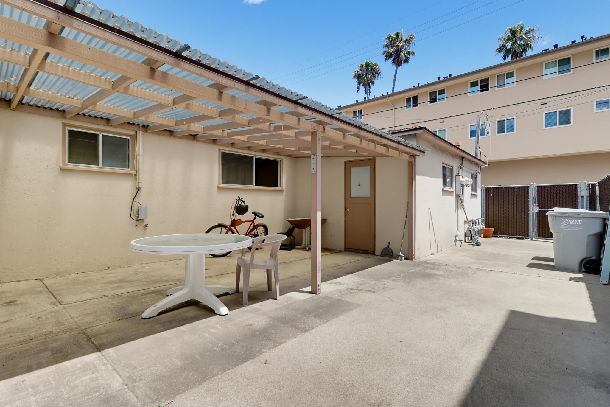 Virtual tour photo 43 of 49 for 1449-53 Oliver Ave