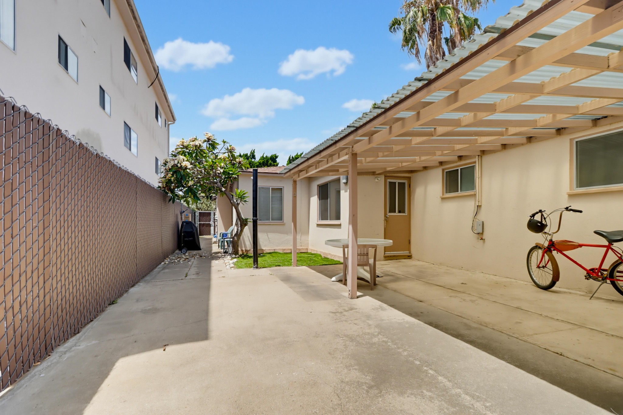 Virtual tour photo 44 of 49 for 1449-53 Oliver Ave