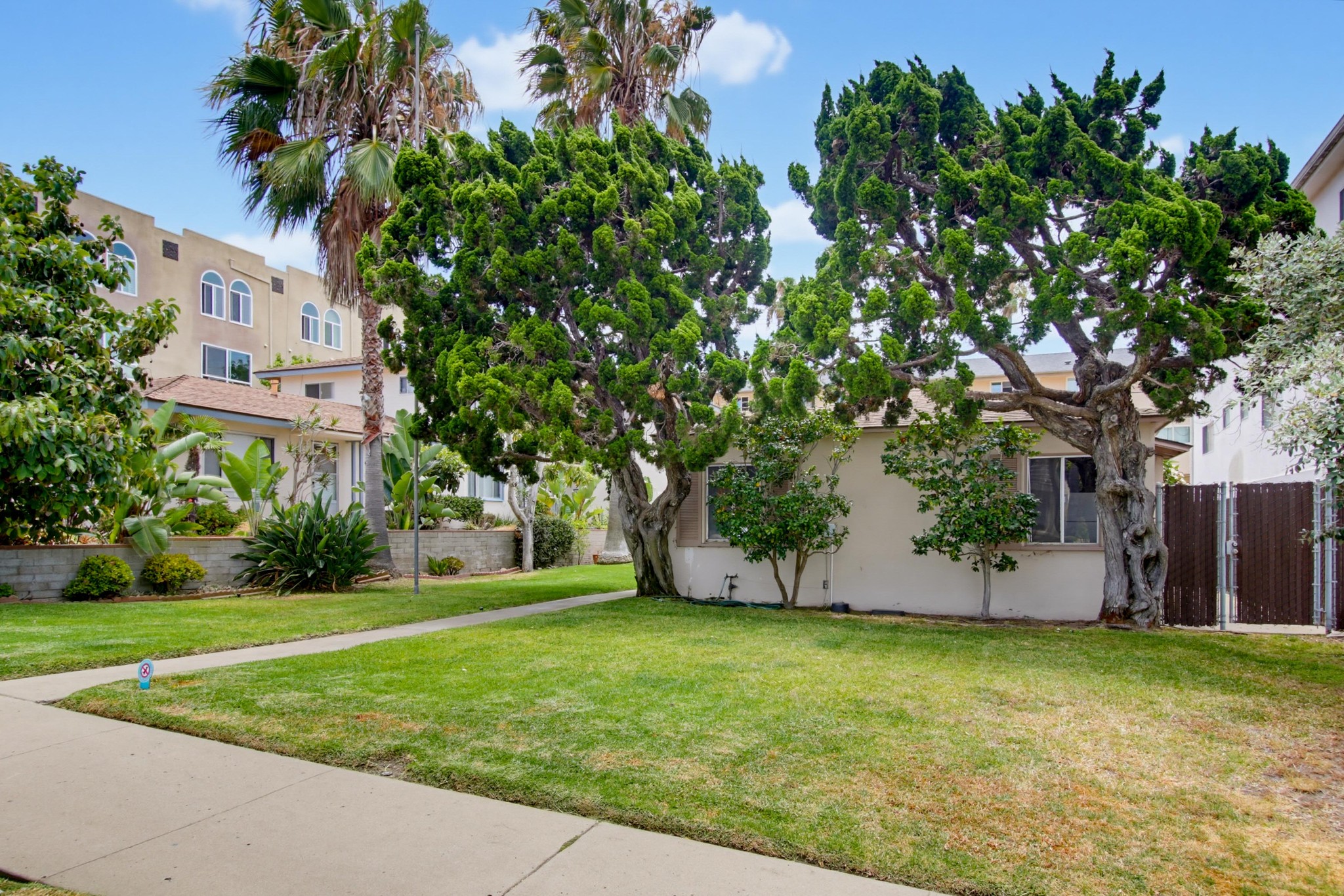 Virtual tour photo 4 of 51 for 1449-53 Oliver Ave