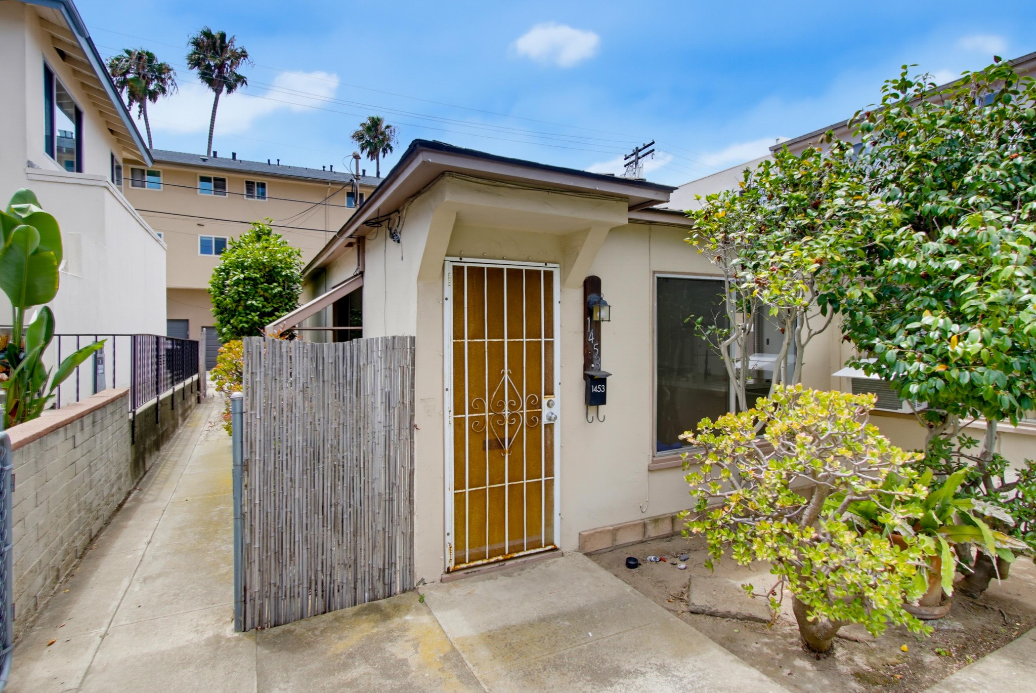 Virtual tour photo 9 of 51 for 1449-53 Oliver Ave
