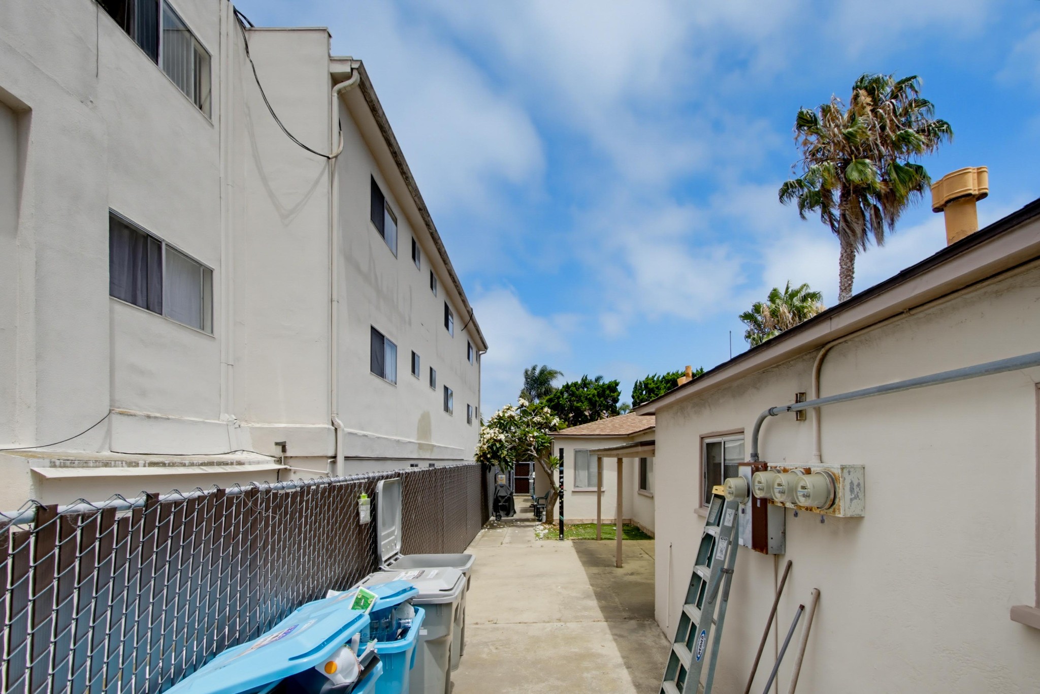 Virtual tour photo 12 of 51 for 1449-53 Oliver Ave