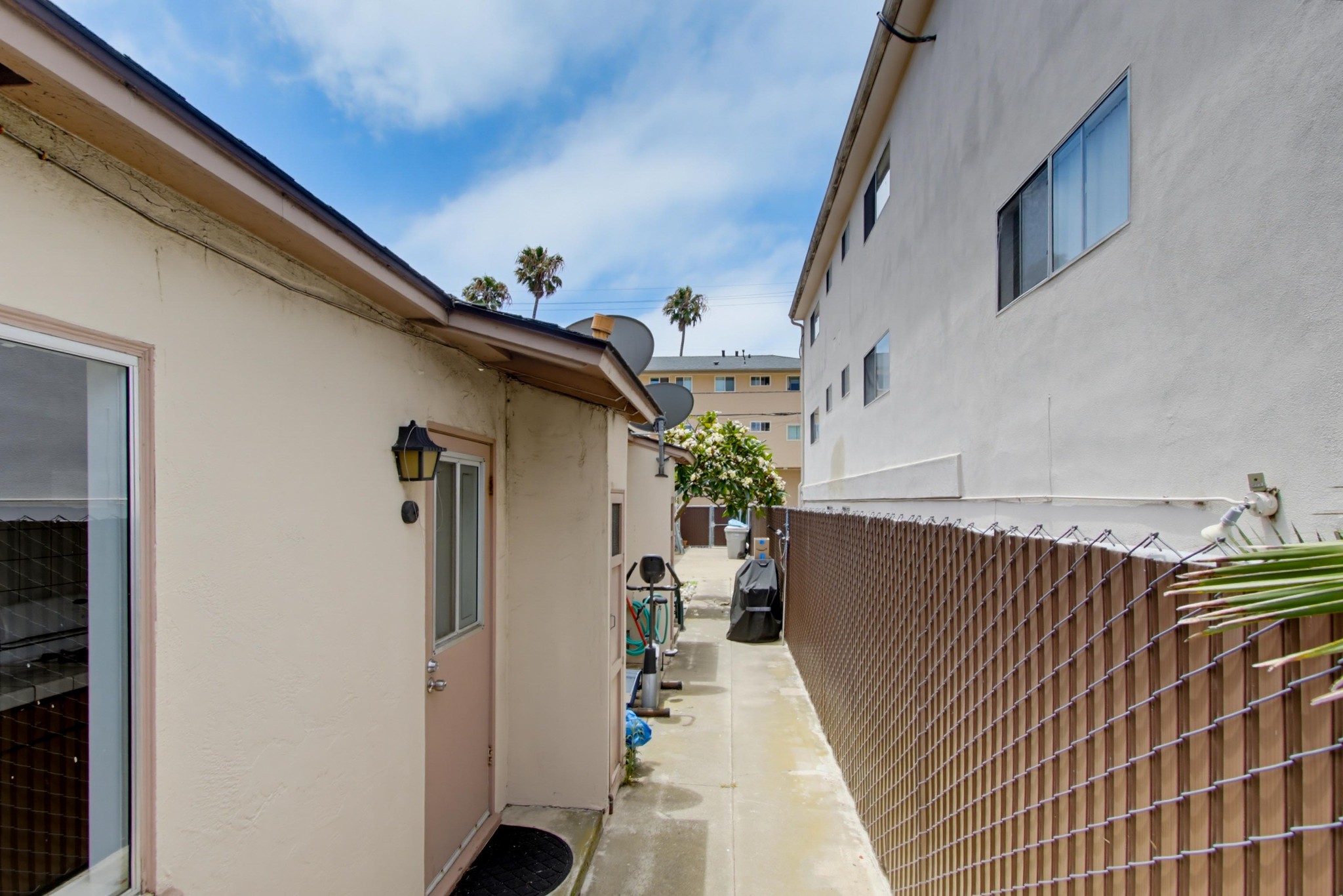 Virtual tour photo 13 of 51 for 1449-53 Oliver Ave
