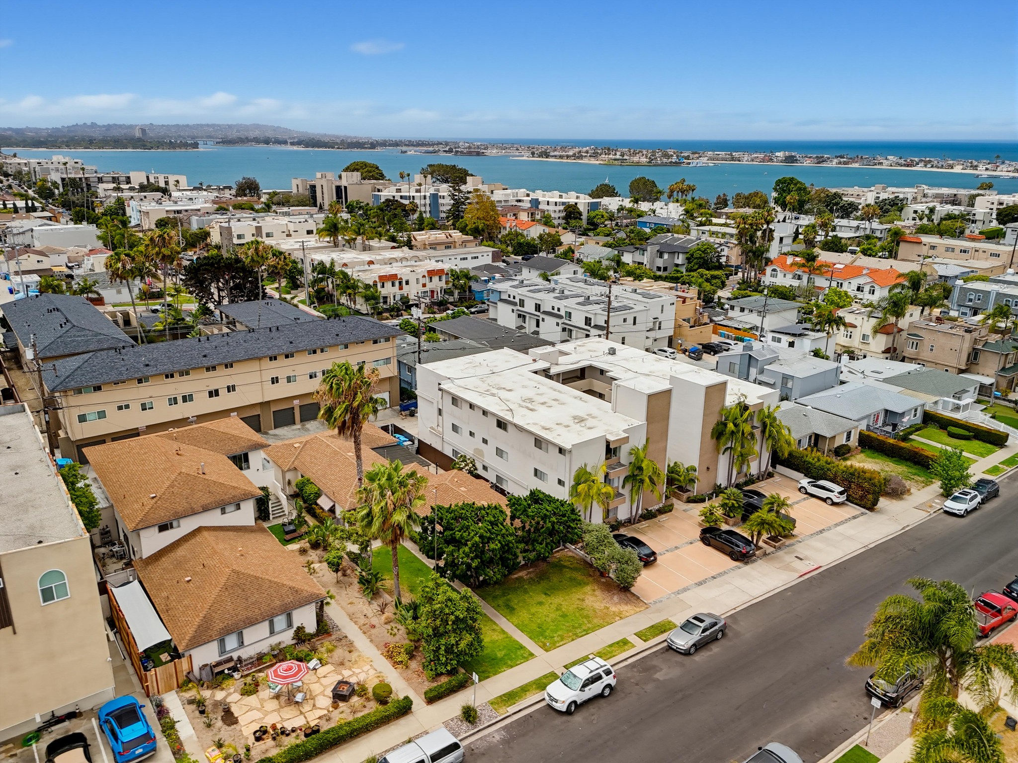 Virtual tour photo 45 of 51 for 1449-53 Oliver Ave