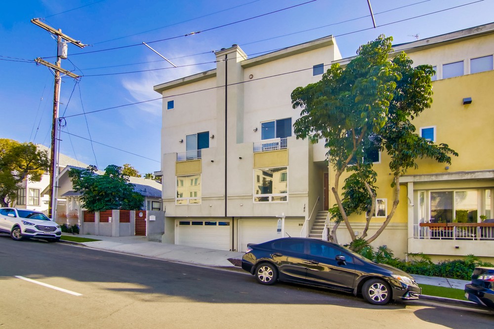 Virtual tour photo 3 of 47 for 145 W Hawthorn St