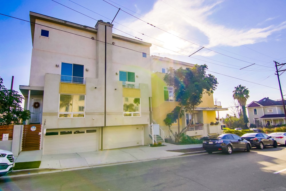 Virtual tour photo 4 of 47 for 145 W Hawthorn St