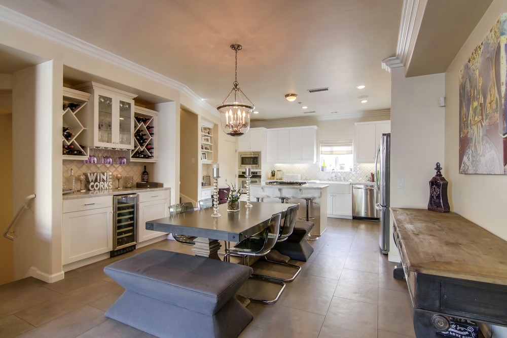 Virtual tour photo 13 of 47 for 145 W Hawthorn St