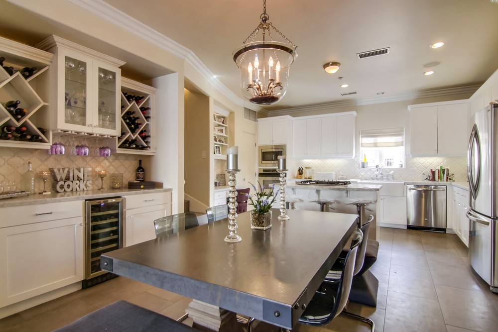 Virtual tour photo 15 of 47 for 145 W Hawthorn St