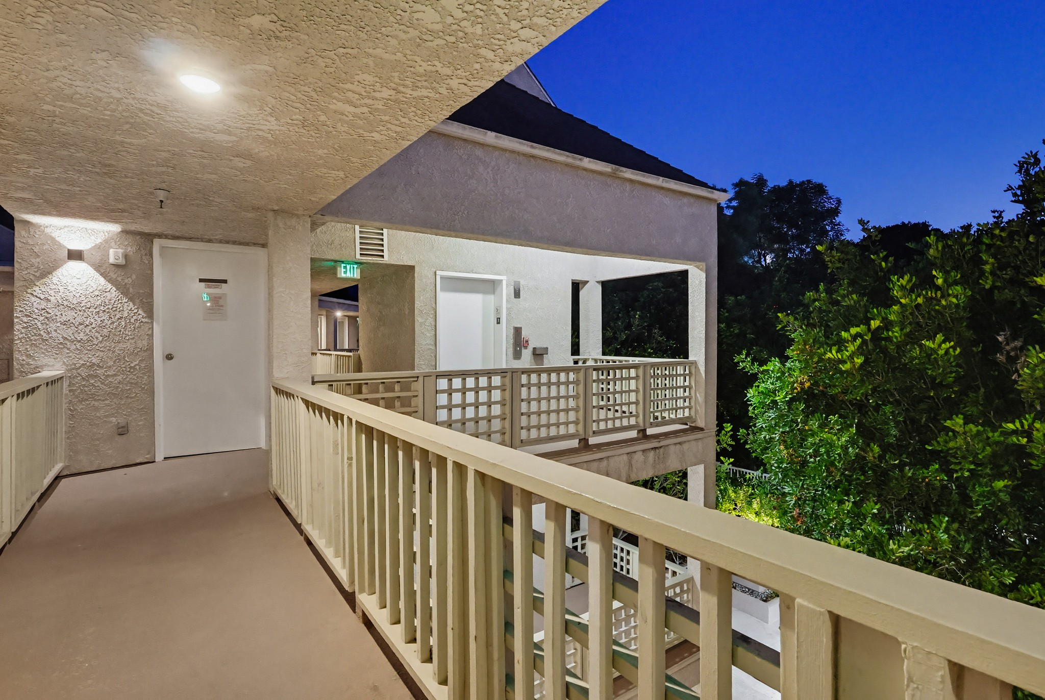 Virtual tour photo 6 of 155 for 1450 Brett Pl UNIT 305