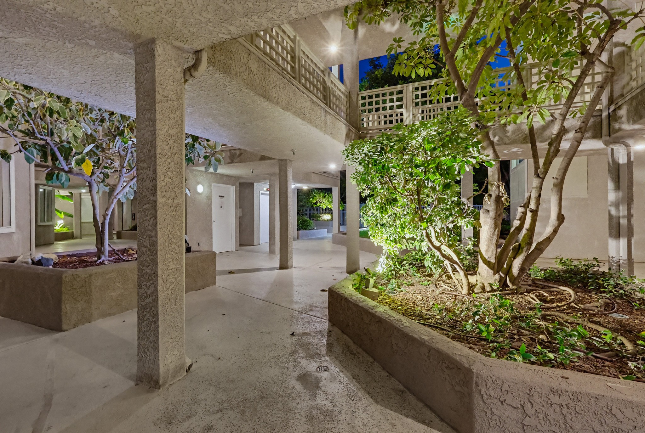 Virtual tour photo 9 of 155 for 1450 Brett Pl UNIT 305