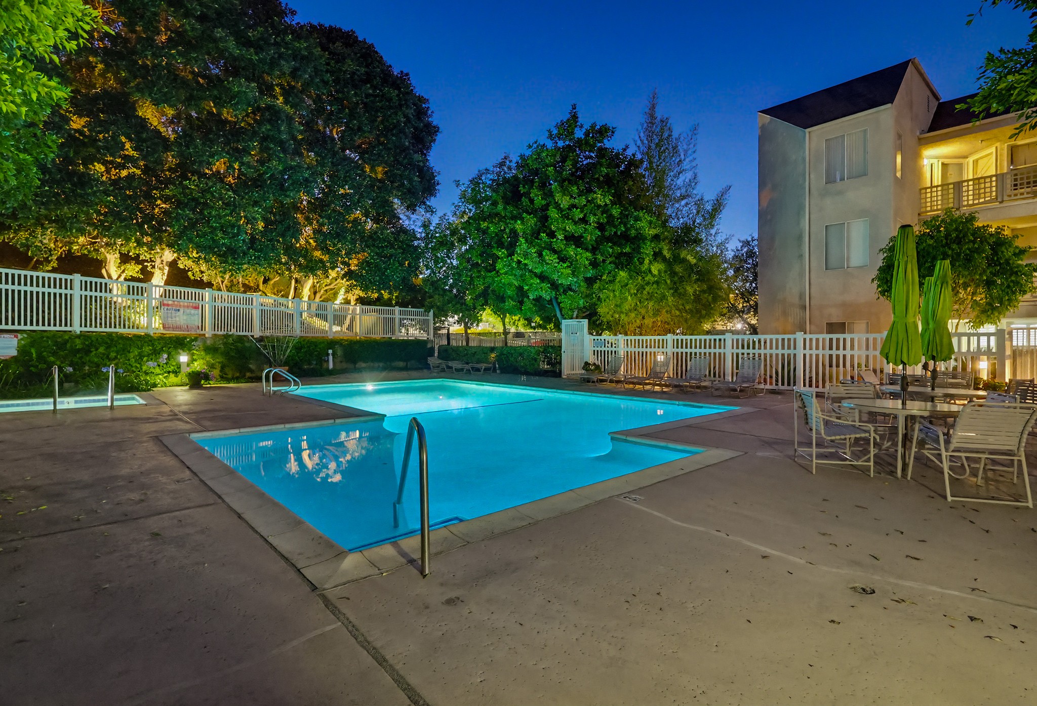 Virtual tour photo 10 of 155 for 1450 Brett Pl UNIT 305