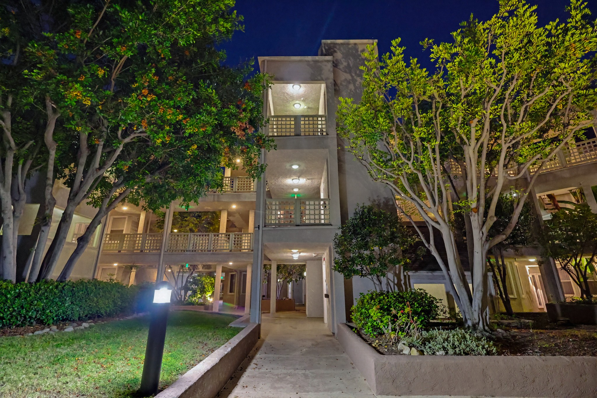 Virtual tour photo 17 of 155 for 1450 Brett Pl UNIT 305