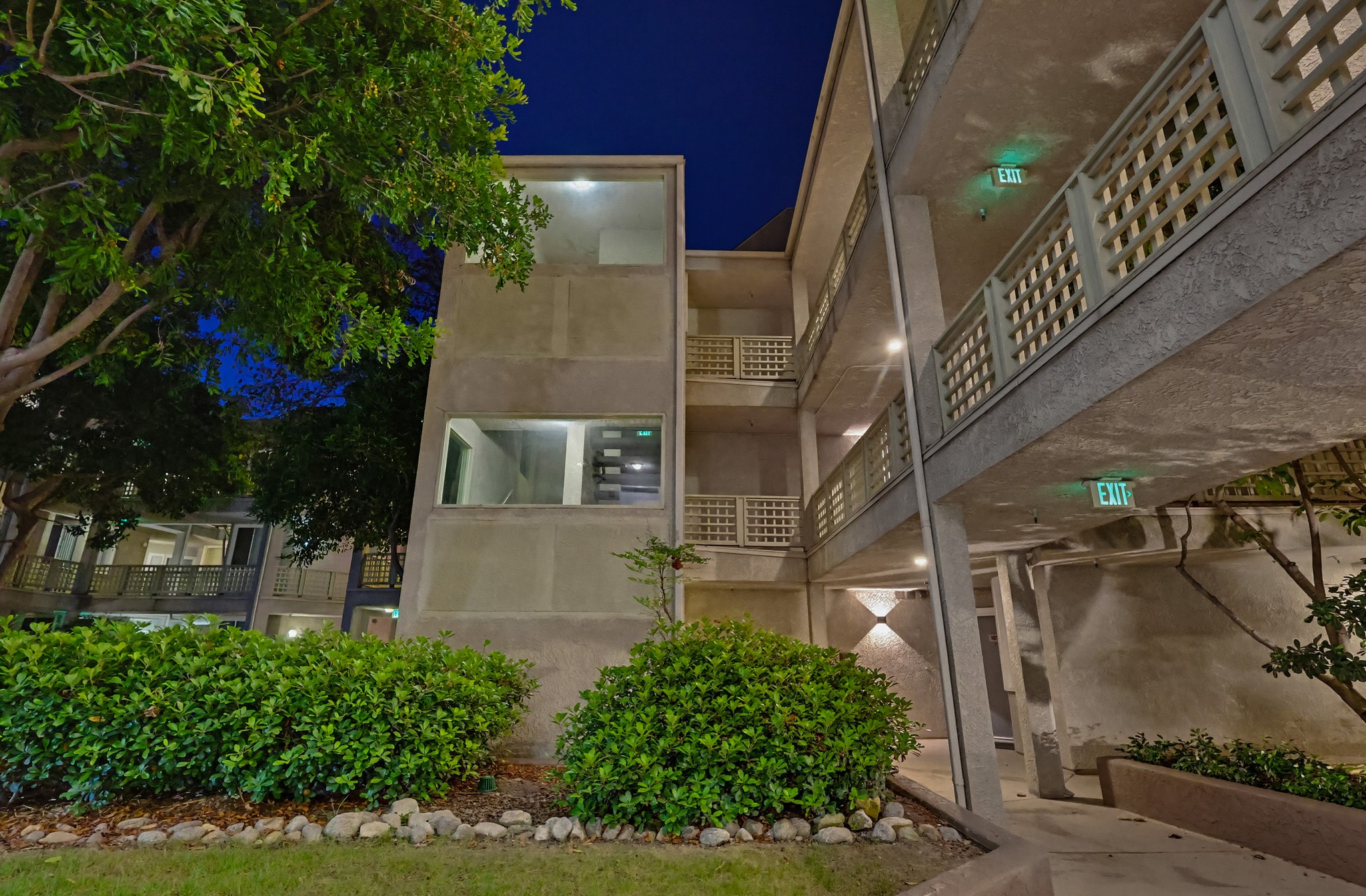Virtual tour photo 20 of 155 for 1450 Brett Pl UNIT 305