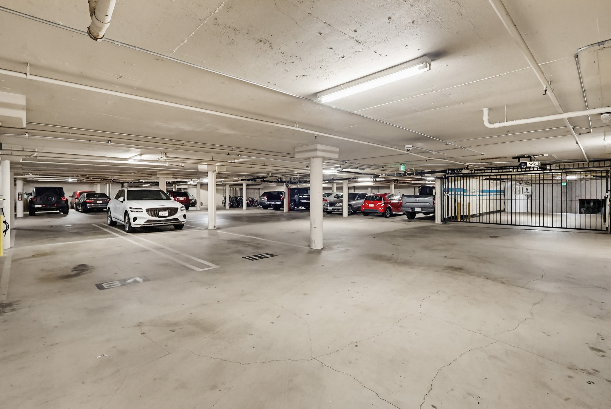 Virtual tour photo 22 of 155 for 1450 Brett Pl UNIT 305