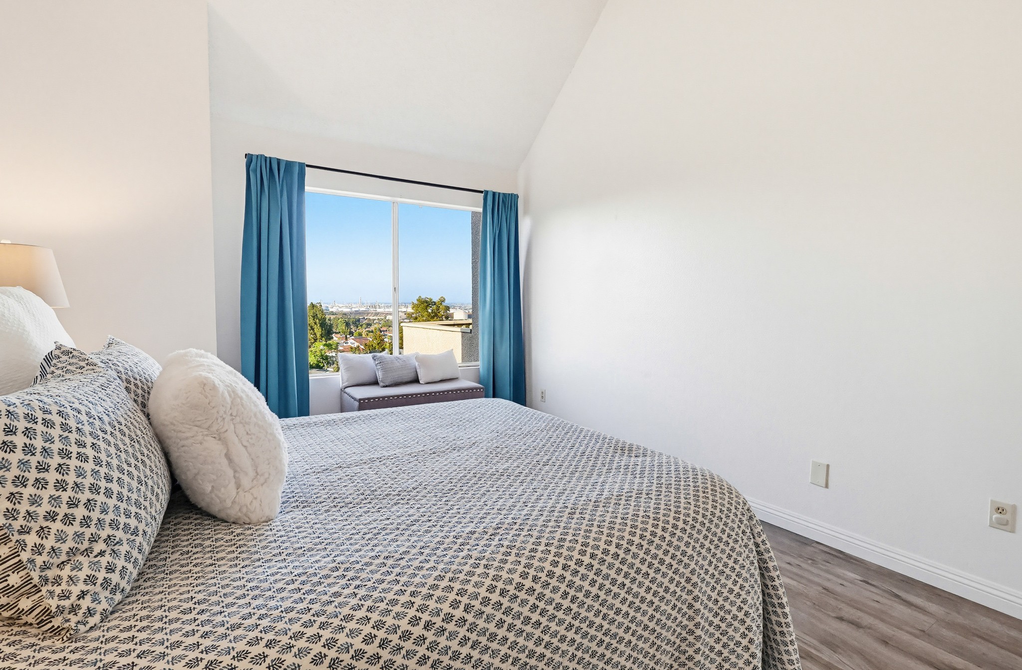 Virtual tour photo 69 of 155 for 1450 Brett Pl UNIT 305