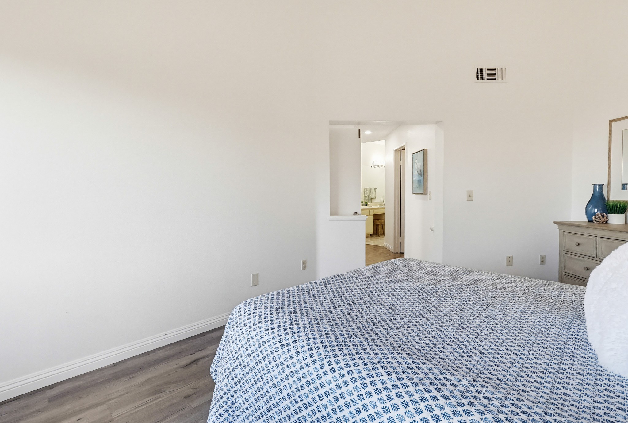 Virtual tour photo 70 of 155 for 1450 Brett Pl UNIT 305