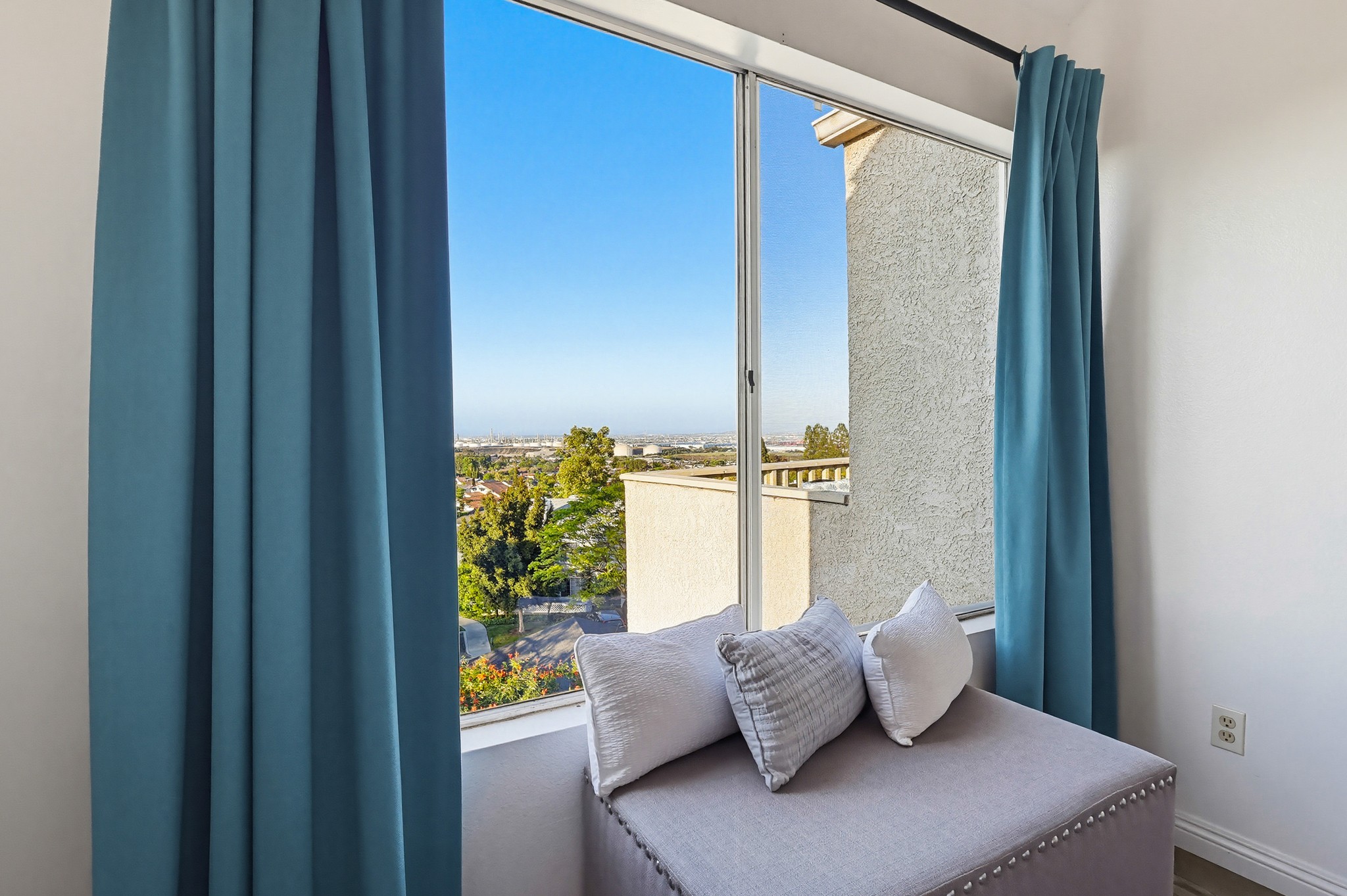 Virtual tour photo 72 of 155 for 1450 Brett Pl UNIT 305