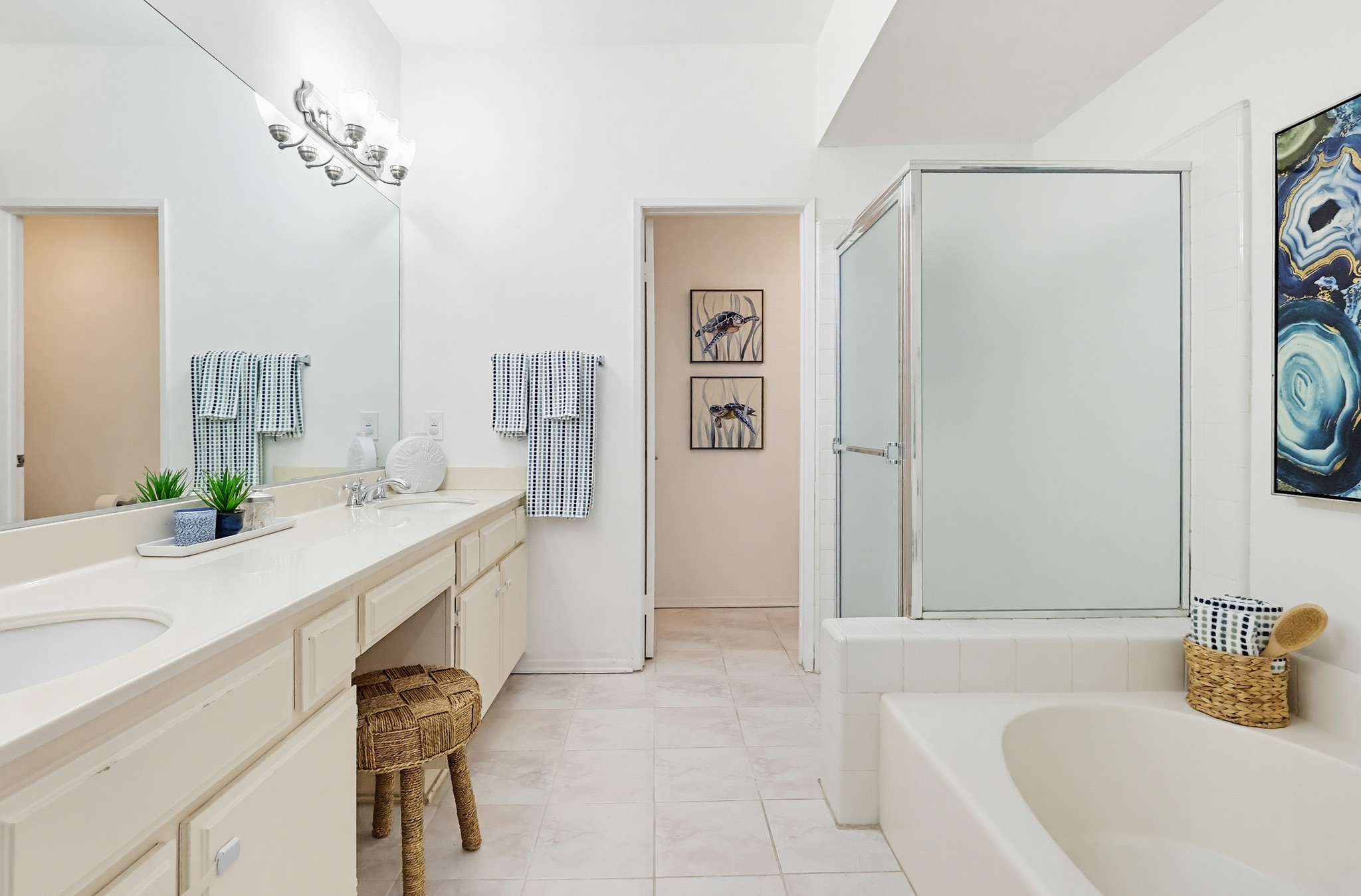 Virtual tour photo 77 of 155 for 1450 Brett Pl UNIT 305