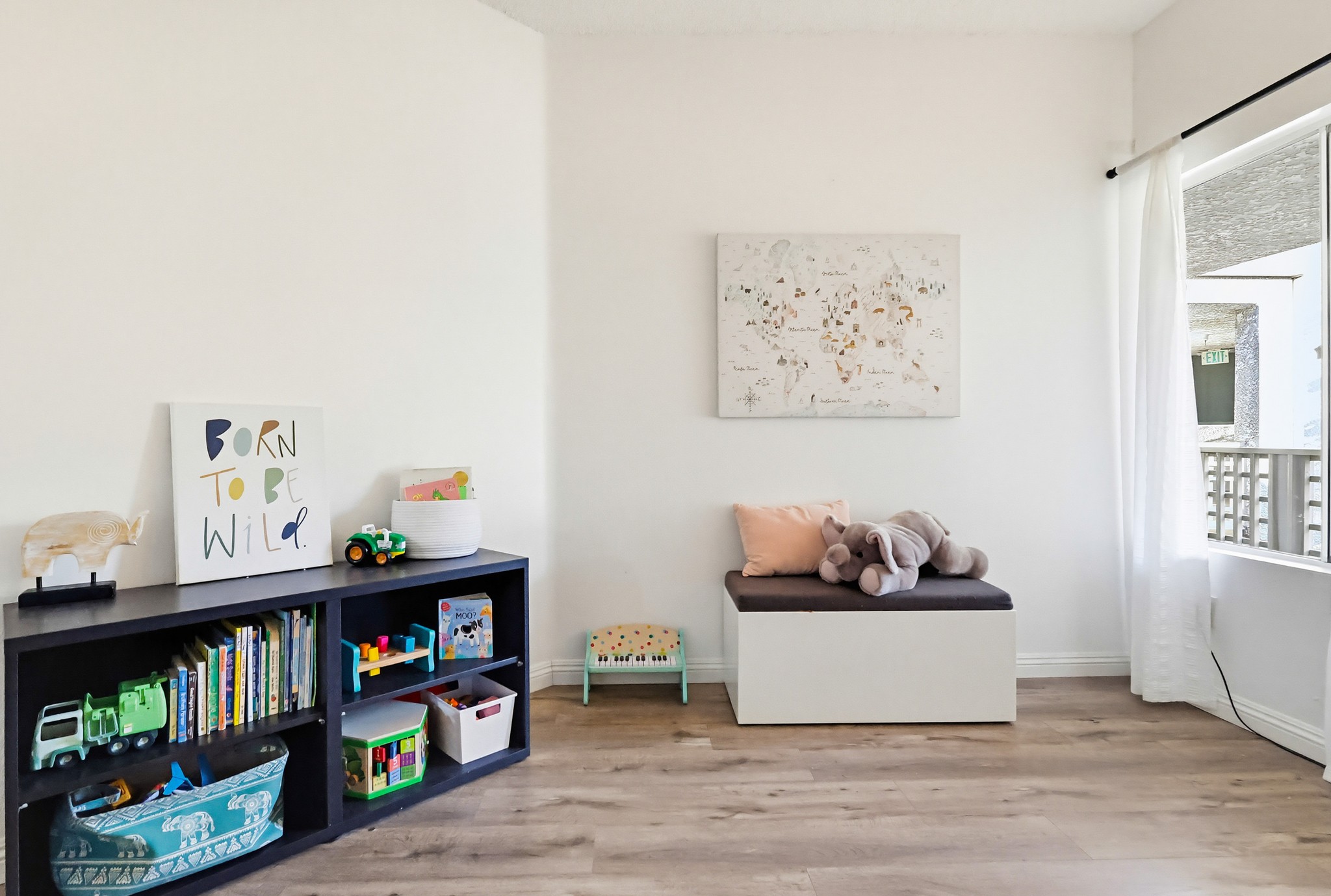 Virtual tour photo 85 of 155 for 1450 Brett Pl UNIT 305