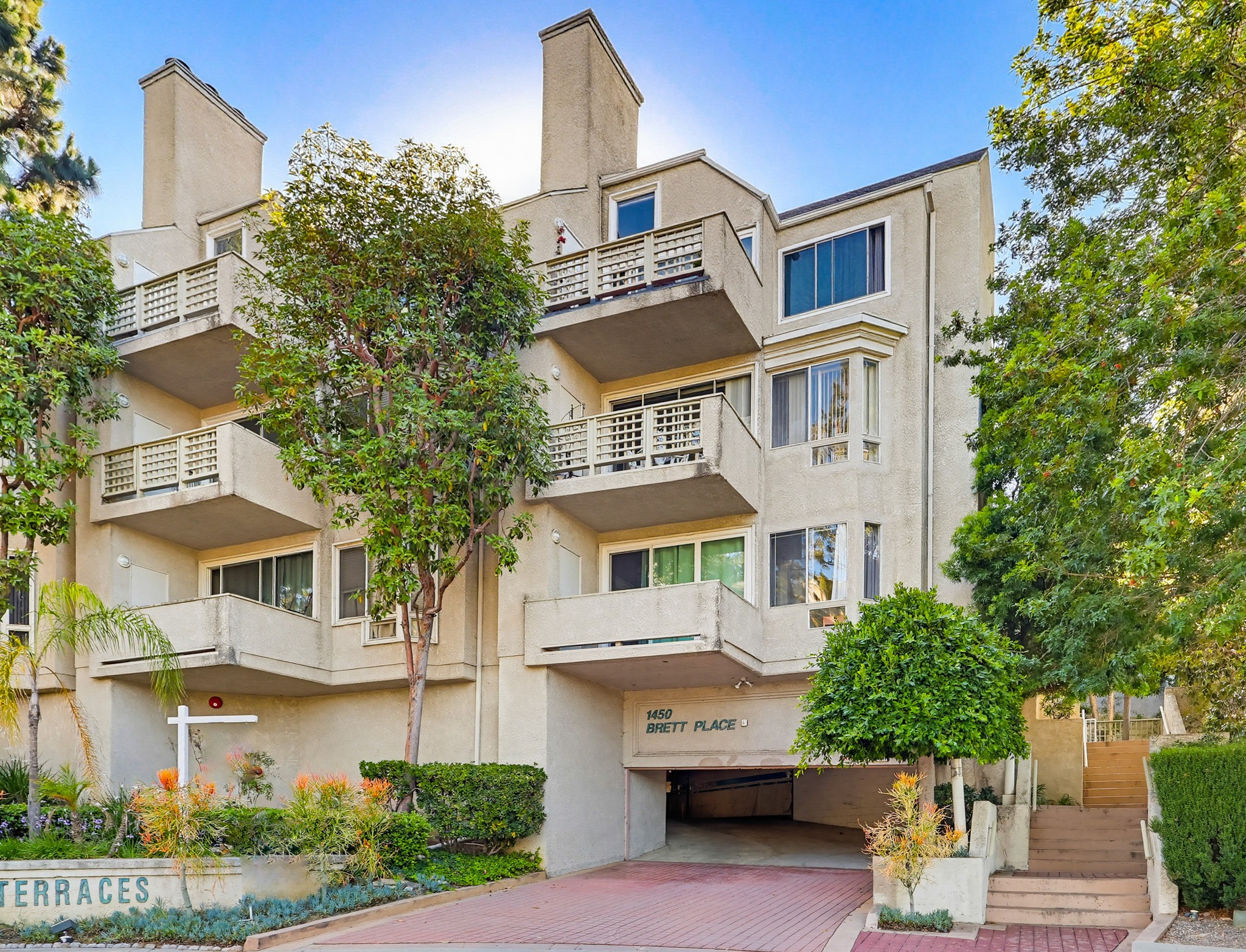 Virtual tour photo 122 of 155 for 1450 Brett Pl UNIT 305