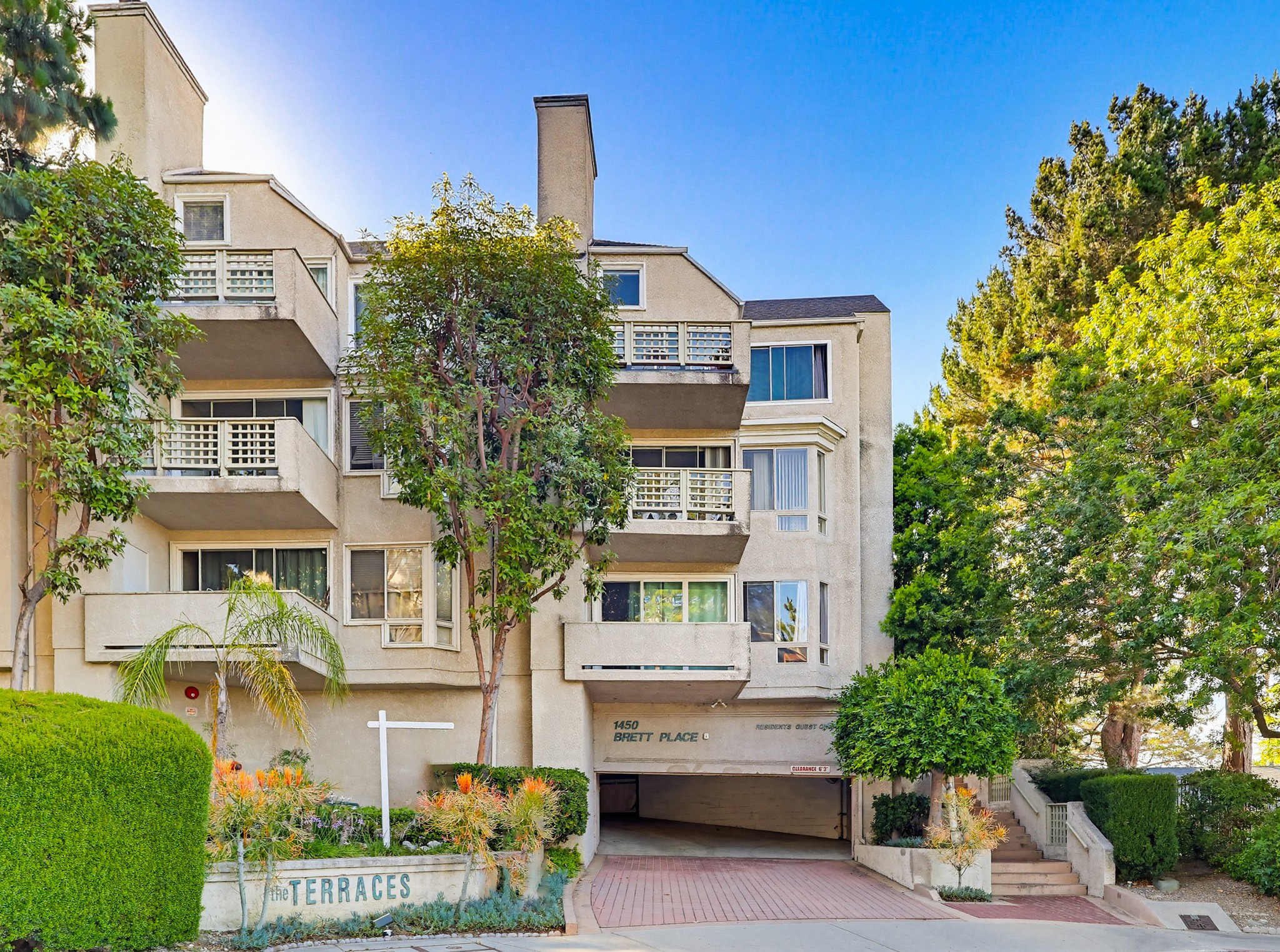 Virtual tour photo 123 of 155 for 1450 Brett Pl UNIT 305