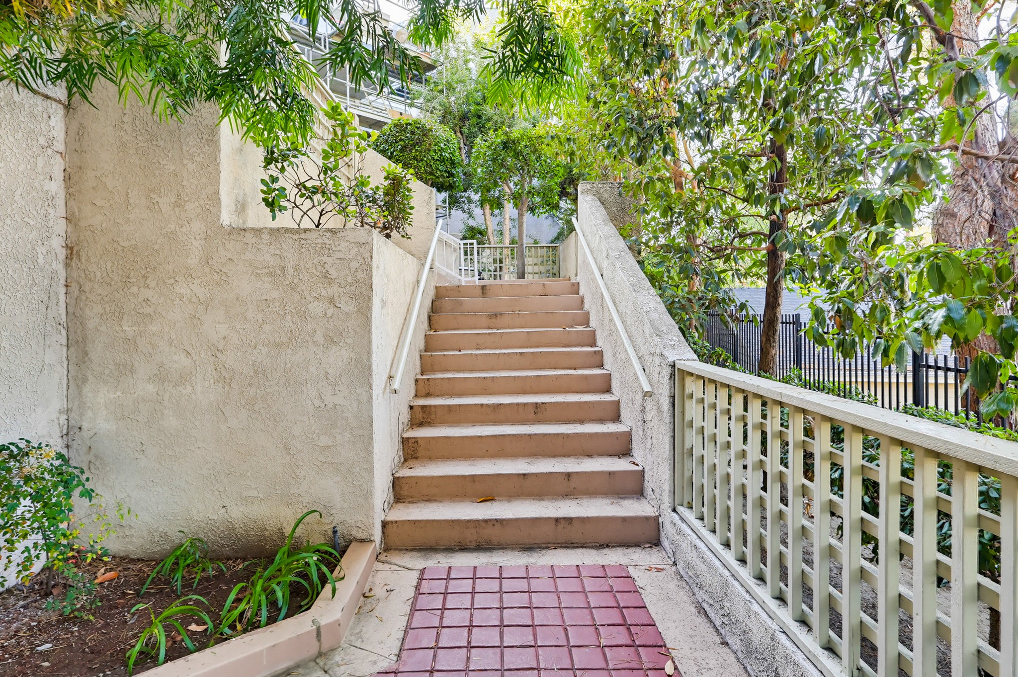 Virtual tour photo 126 of 155 for 1450 Brett Pl UNIT 305