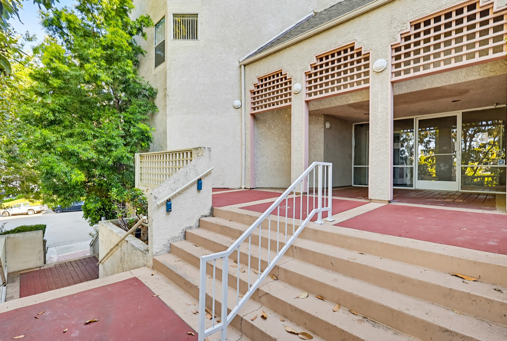 Virtual tour photo 127 of 155 for 1450 Brett Pl UNIT 305