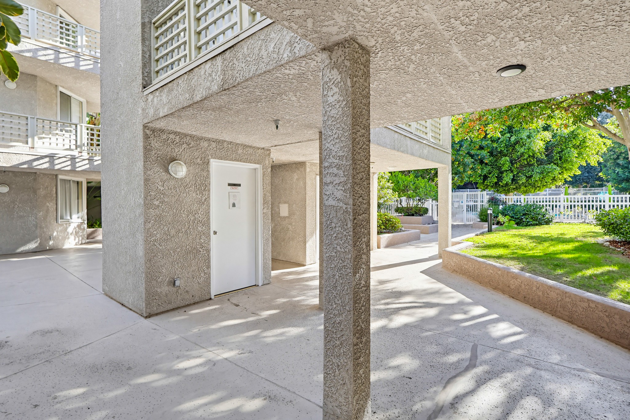 Virtual tour photo 132 of 155 for 1450 Brett Pl UNIT 305