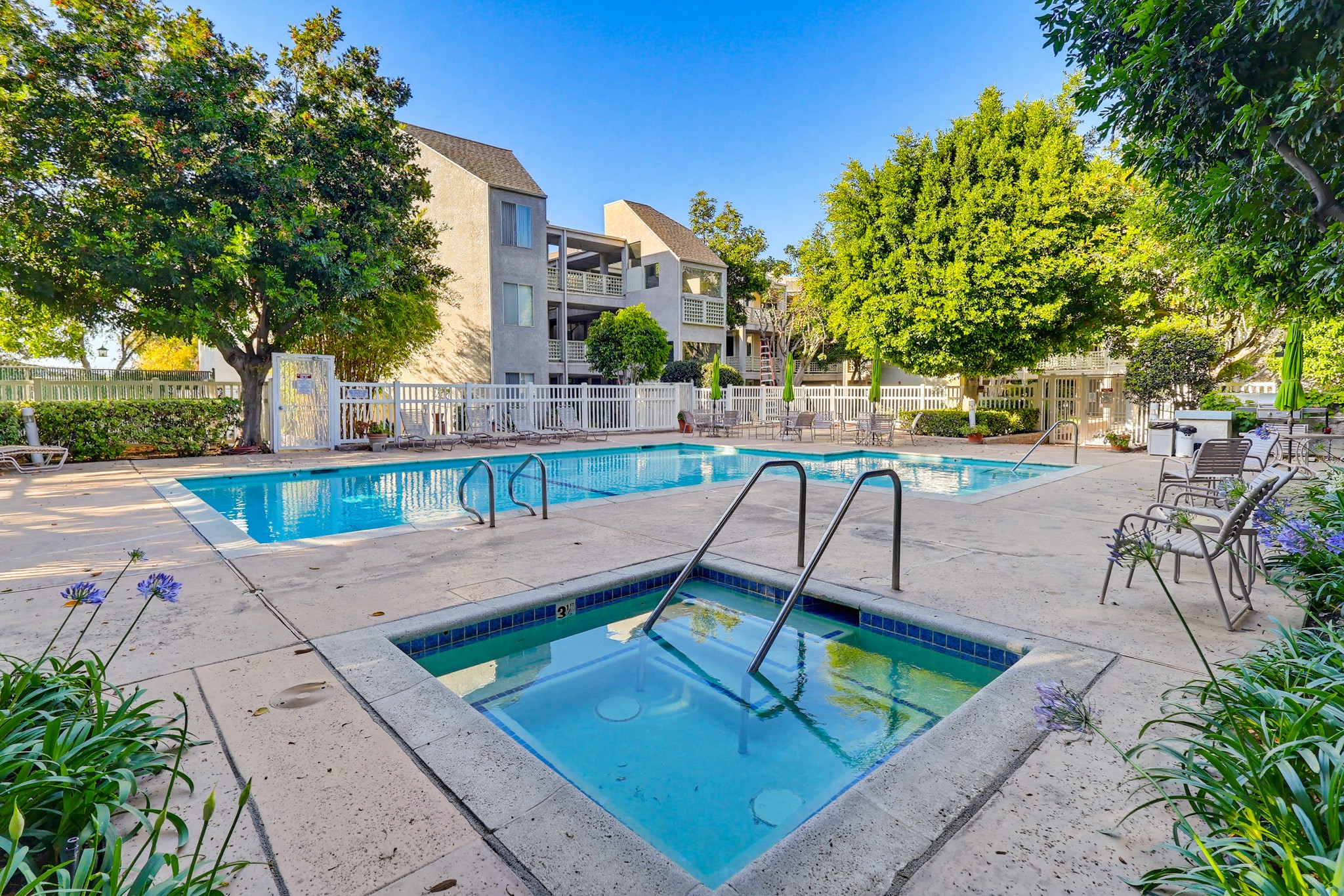 Virtual tour photo 147 of 155 for 1450 Brett Pl UNIT 305