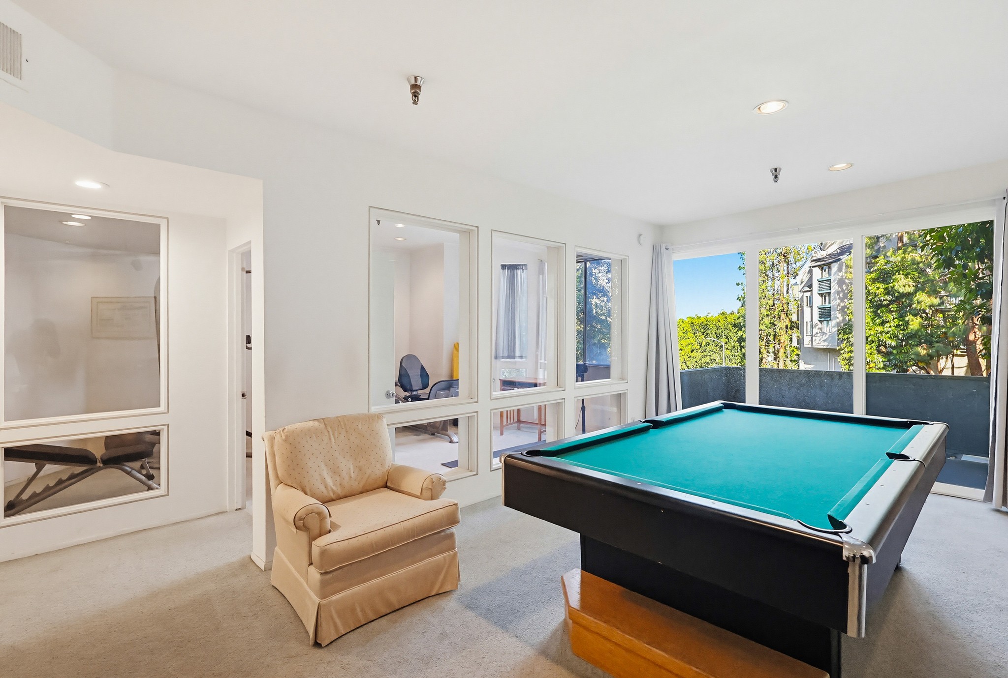 Virtual tour photo 152 of 155 for 1450 Brett Pl UNIT 305