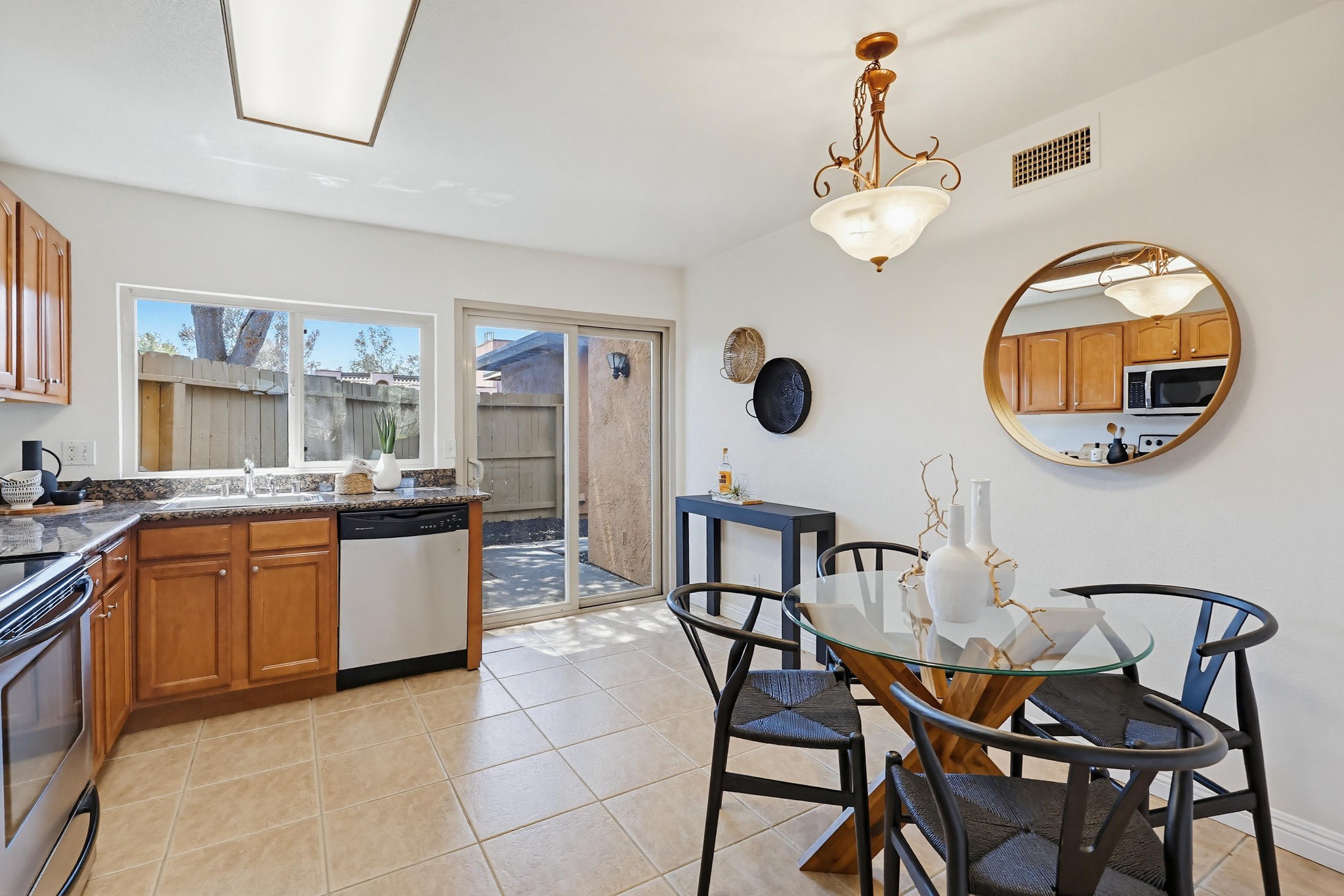 Virtual tour photo 14 of 57 for 1451 N Broadway UNIT A