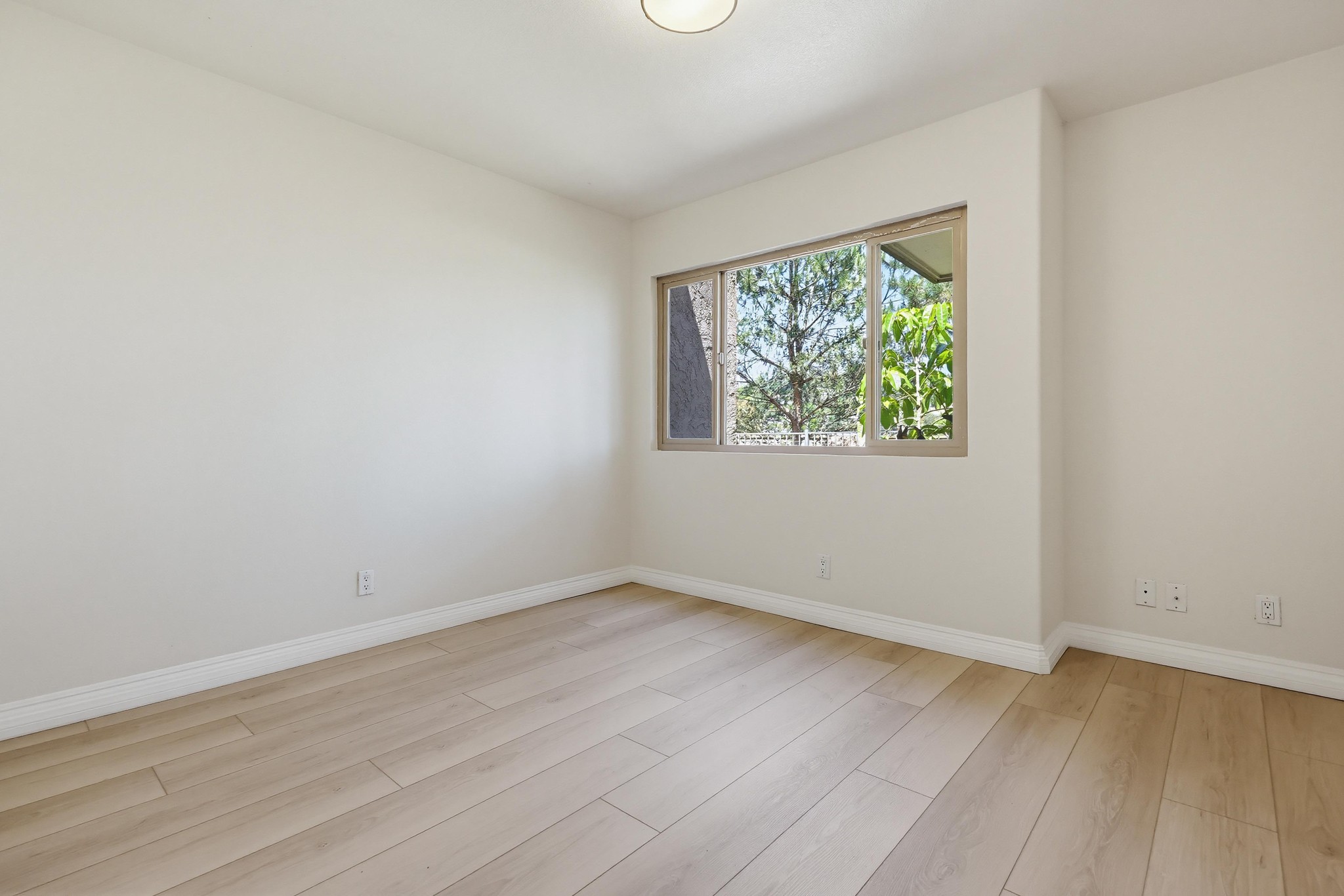 Virtual tour photo 25 of 57 for 1451 N Broadway UNIT A