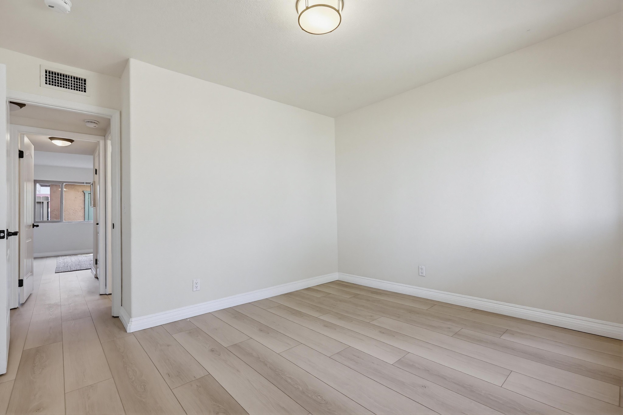 Virtual tour photo 27 of 57 for 1451 N Broadway UNIT A