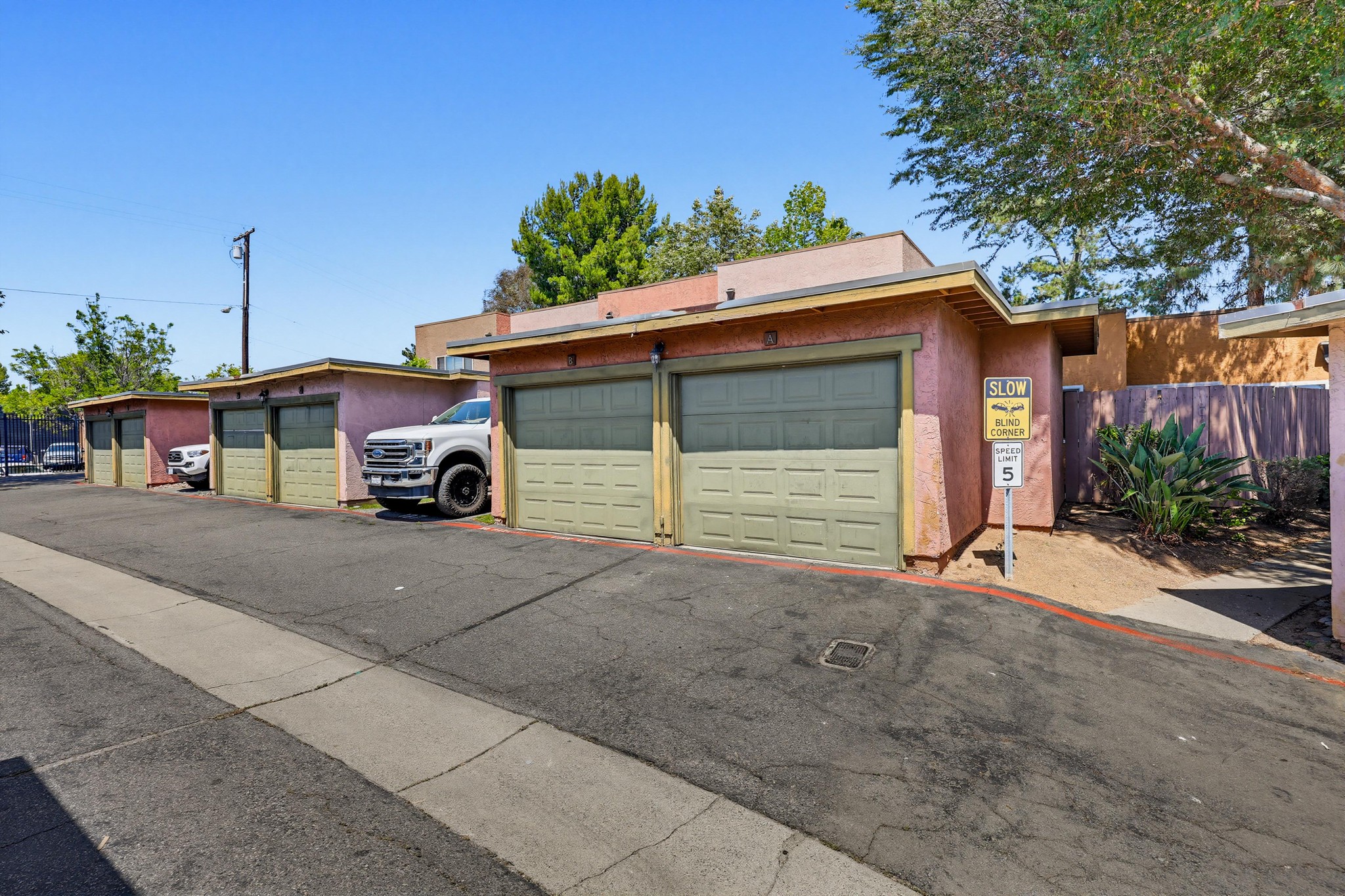 Virtual tour photo 48 of 57 for 1451 N Broadway UNIT A