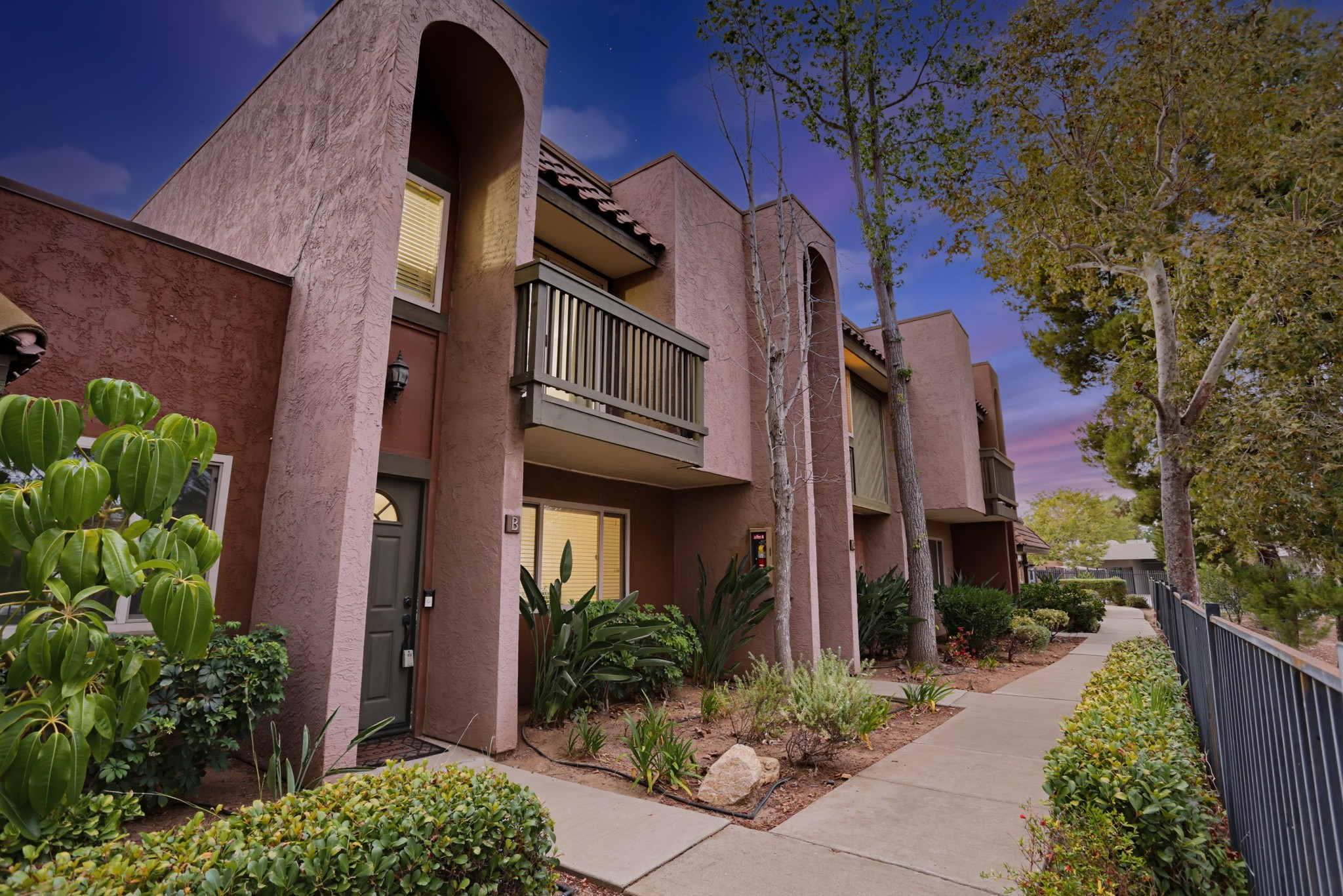 Virtual tour photo 1 of 36 for 1451 N Broadway Unit B