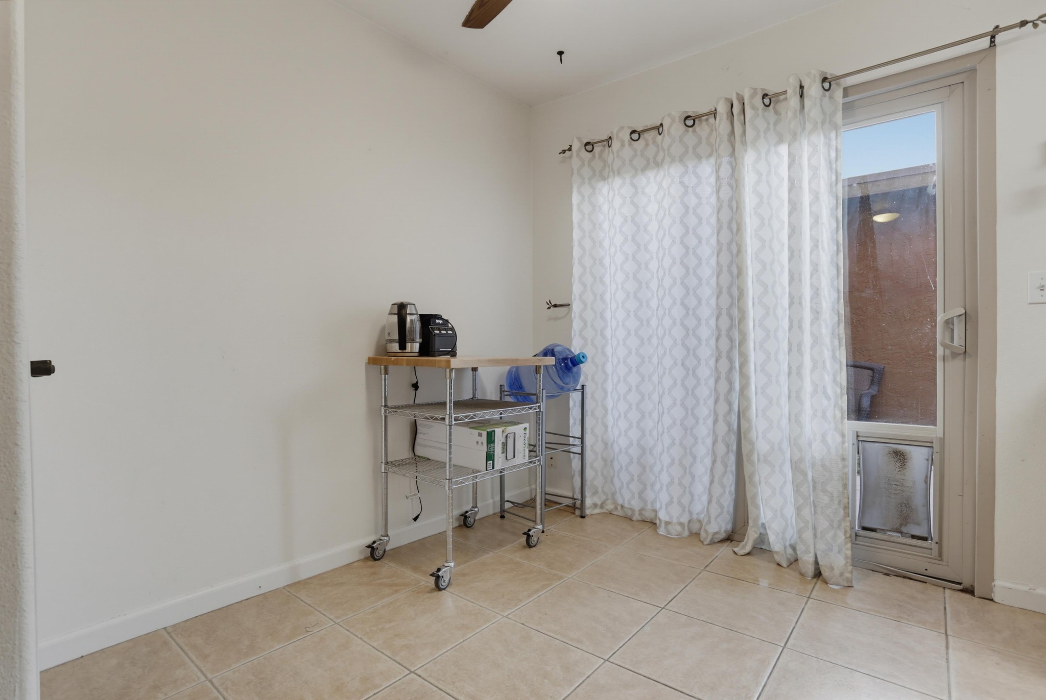Virtual tour photo 11 of 36 for 1451 N Broadway Unit B