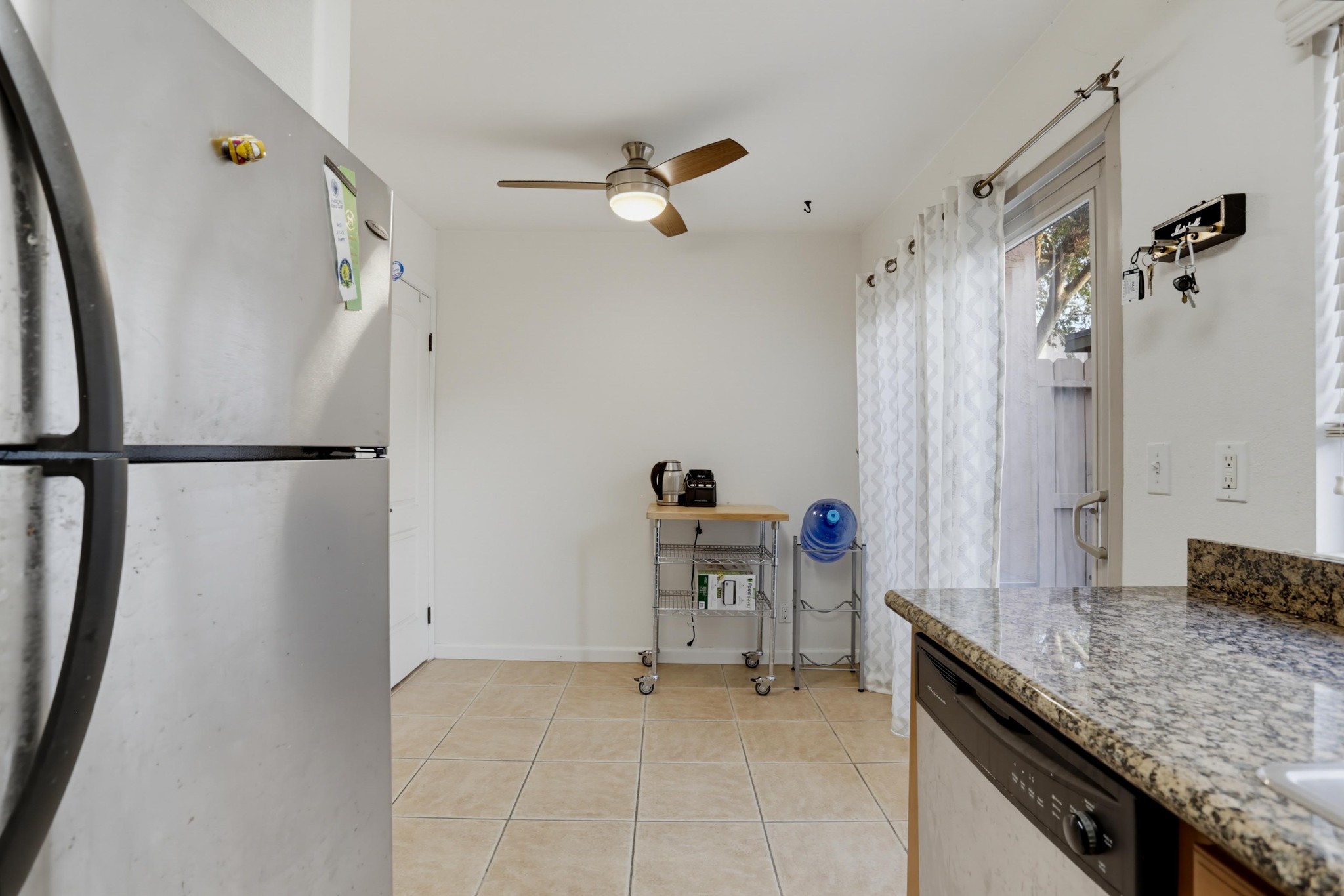 Virtual tour photo 17 of 36 for 1451 N Broadway Unit B