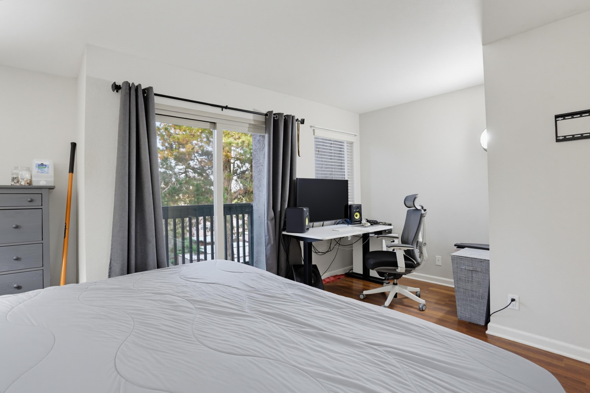Virtual tour photo 23 of 36 for 1451 N Broadway Unit B
