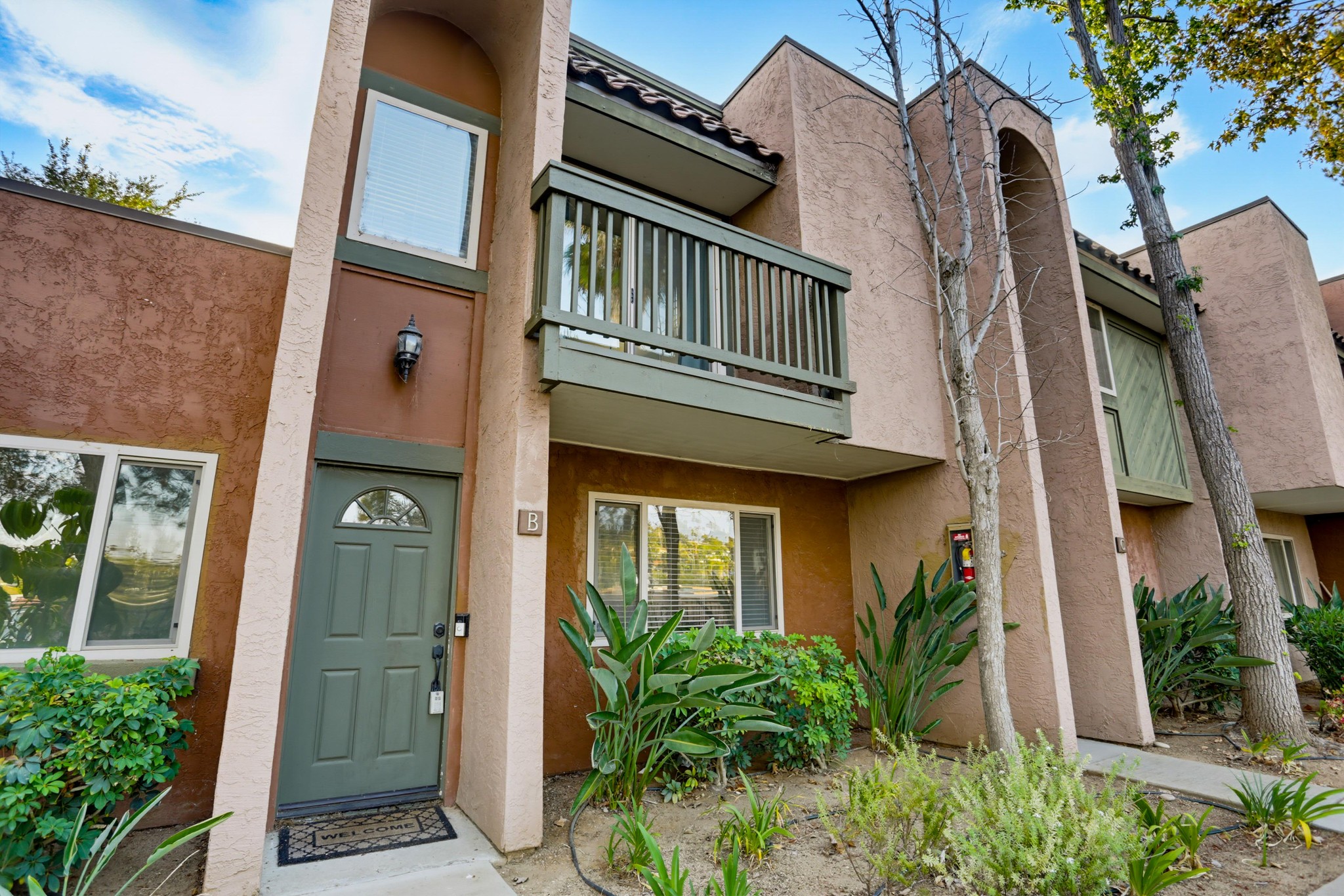 Virtual tour photo 34 of 36 for 1451 N Broadway Unit B
